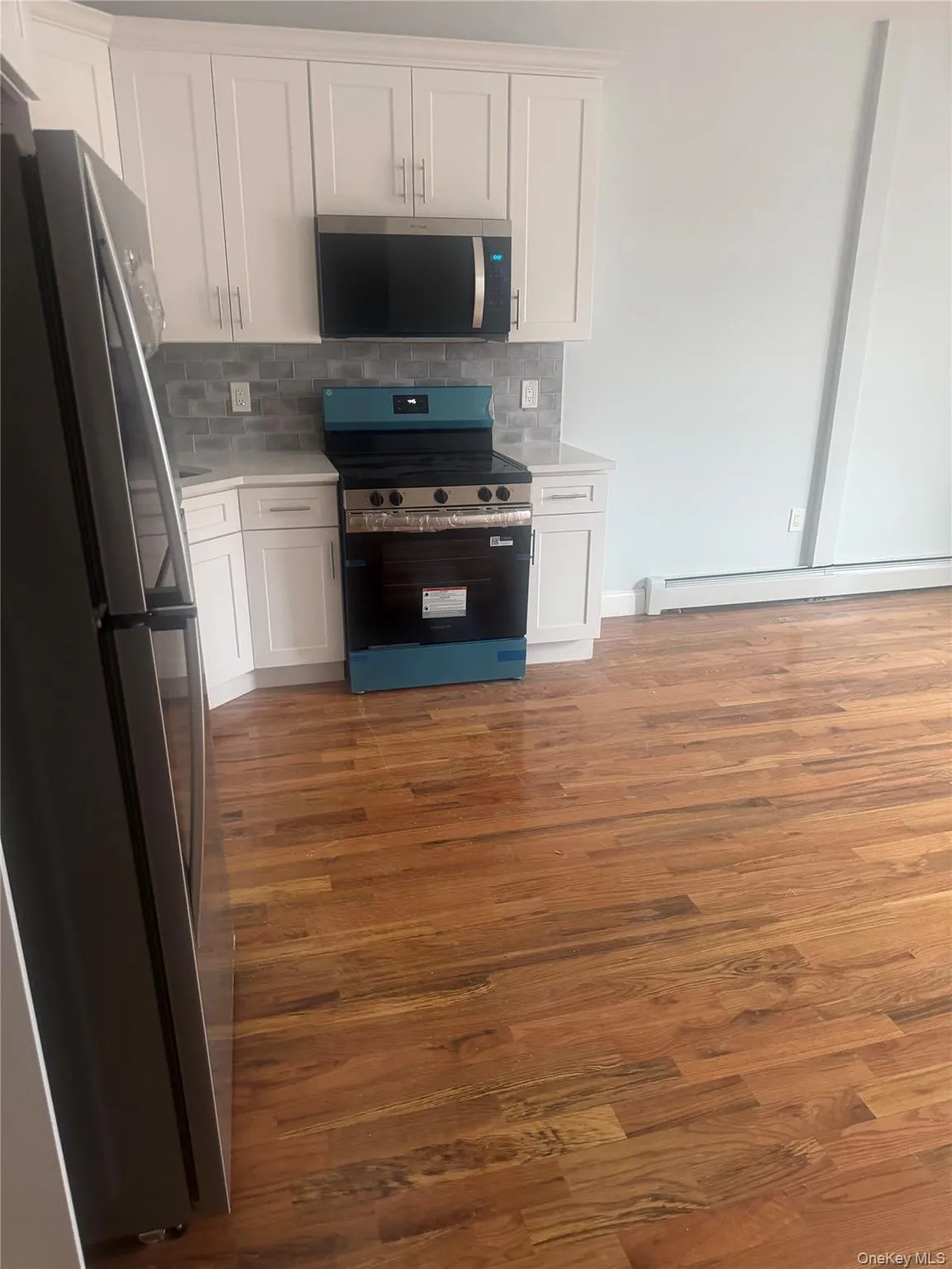 1611 Research Avenue, New York, NY, 3 Bedrooms Bedrooms, 6 Rooms Rooms,1 BathroomBathrooms,Residential Lease,For Rent,Research,0,980637 1611 Research Avenue, New York, NY, 3 Bedrooms Bedrooms, 6 Rooms Rooms,1 BathroomBathrooms,Residential Lease,For Rent,Research,0,980637