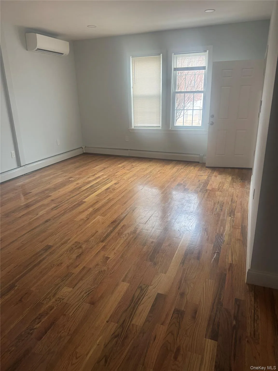 1611 Research Avenue, New York, NY, 3 Bedrooms Bedrooms, 6 Rooms Rooms,1 BathroomBathrooms,Residential Lease,For Rent,Research,0,980637 1611 Research Avenue, New York, NY, 3 Bedrooms Bedrooms, 6 Rooms Rooms,1 BathroomBathrooms,Residential Lease,For Rent,Research,0,980637