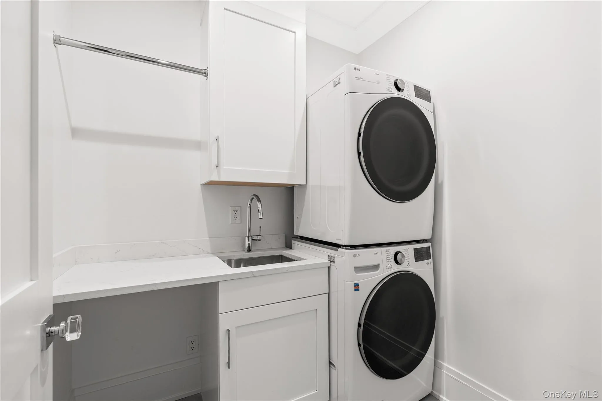 25 HUNT Place, Rye City, NY, 6 Bedrooms Bedrooms, 14 Rooms Rooms,5 BathroomsBathrooms,Residential Lease,For Rent,HUNT,0,980650 25 HUNT Place, Rye City, NY, 6 Bedrooms Bedrooms, 14 Rooms Rooms,5 BathroomsBathrooms,Residential Lease,For Rent,HUNT,0,980650