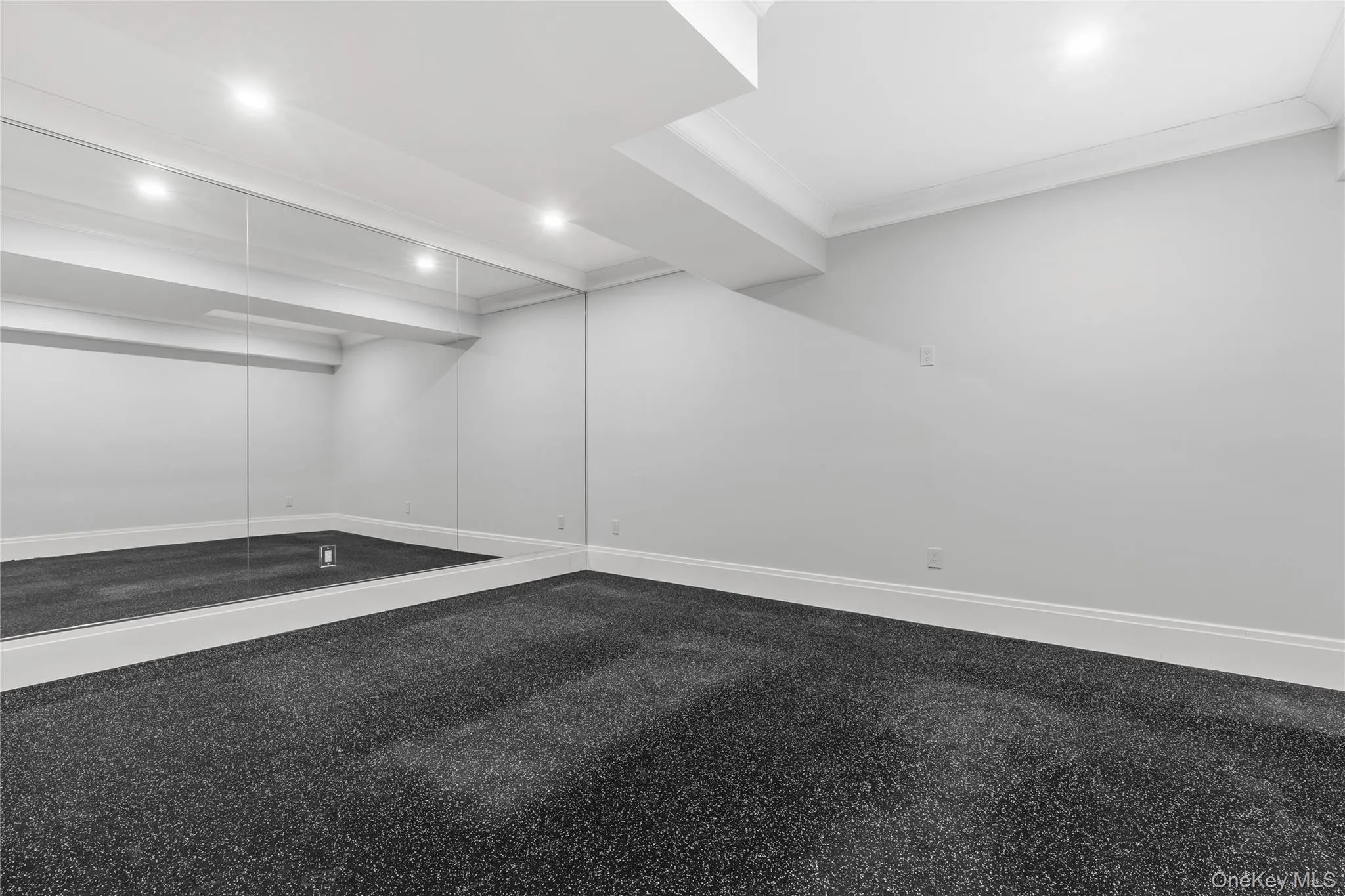 25 HUNT Place, Rye City, NY, 6 Bedrooms Bedrooms, 14 Rooms Rooms,5 BathroomsBathrooms,Residential Lease,For Rent,HUNT,0,980650 25 HUNT Place, Rye City, NY, 6 Bedrooms Bedrooms, 14 Rooms Rooms,5 BathroomsBathrooms,Residential Lease,For Rent,HUNT,0,980650