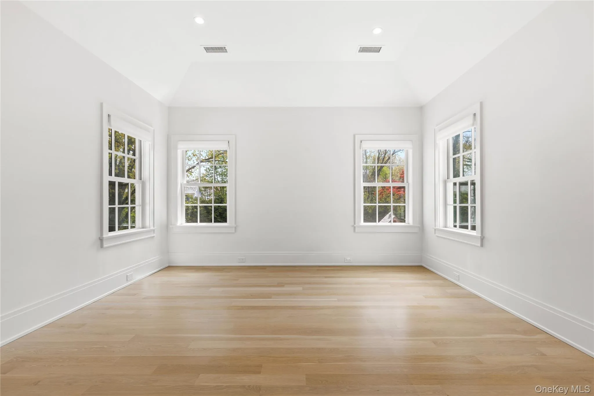 25 HUNT Place, Rye City, NY, 6 Bedrooms Bedrooms, 14 Rooms Rooms,5 BathroomsBathrooms,Residential Lease,For Rent,HUNT,0,980650 25 HUNT Place, Rye City, NY, 6 Bedrooms Bedrooms, 14 Rooms Rooms,5 BathroomsBathrooms,Residential Lease,For Rent,HUNT,0,980650