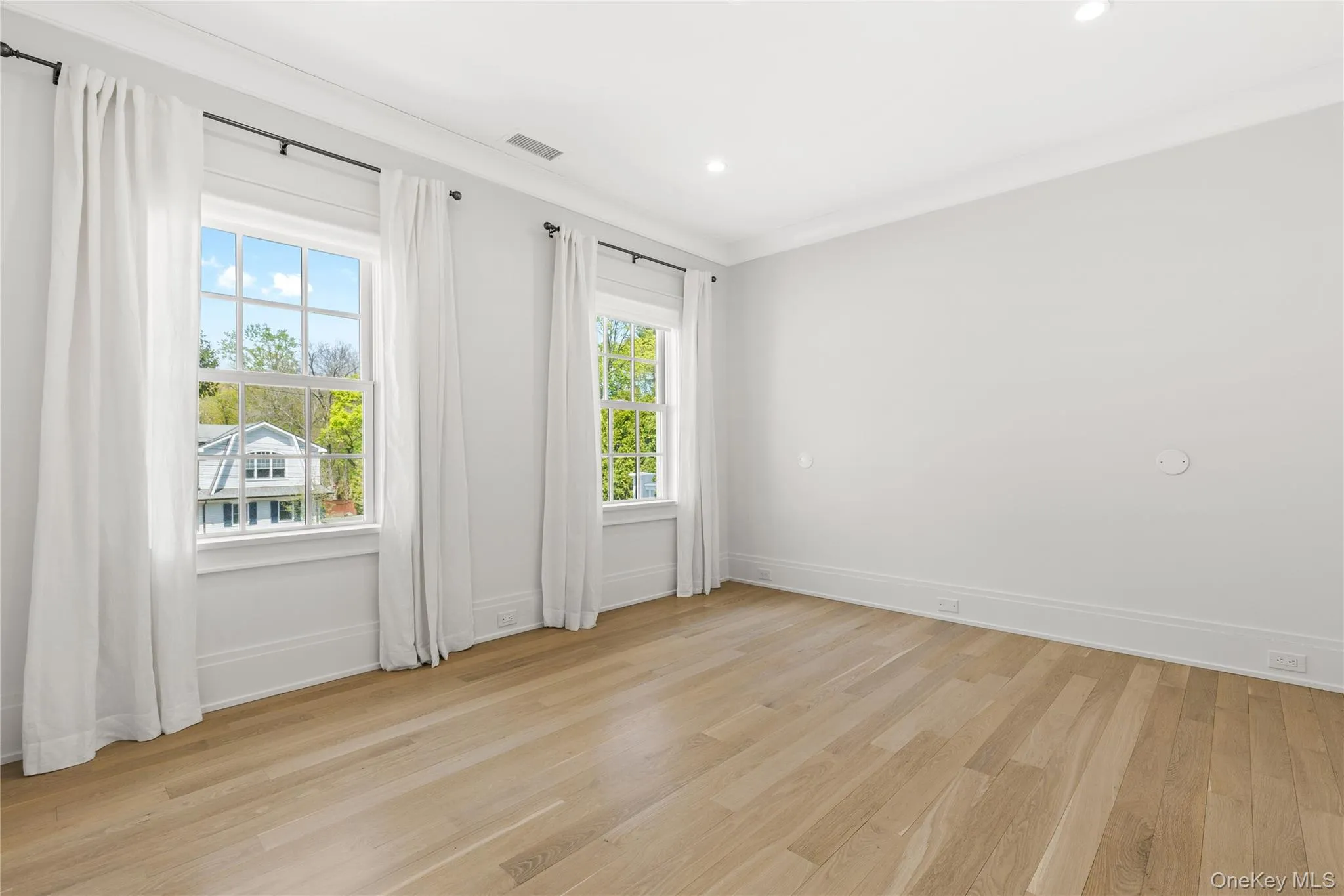 25 HUNT Place, Rye City, NY, 6 Bedrooms Bedrooms, 14 Rooms Rooms,5 BathroomsBathrooms,Residential Lease,For Rent,HUNT,0,980650 25 HUNT Place, Rye City, NY, 6 Bedrooms Bedrooms, 14 Rooms Rooms,5 BathroomsBathrooms,Residential Lease,For Rent,HUNT,0,980650