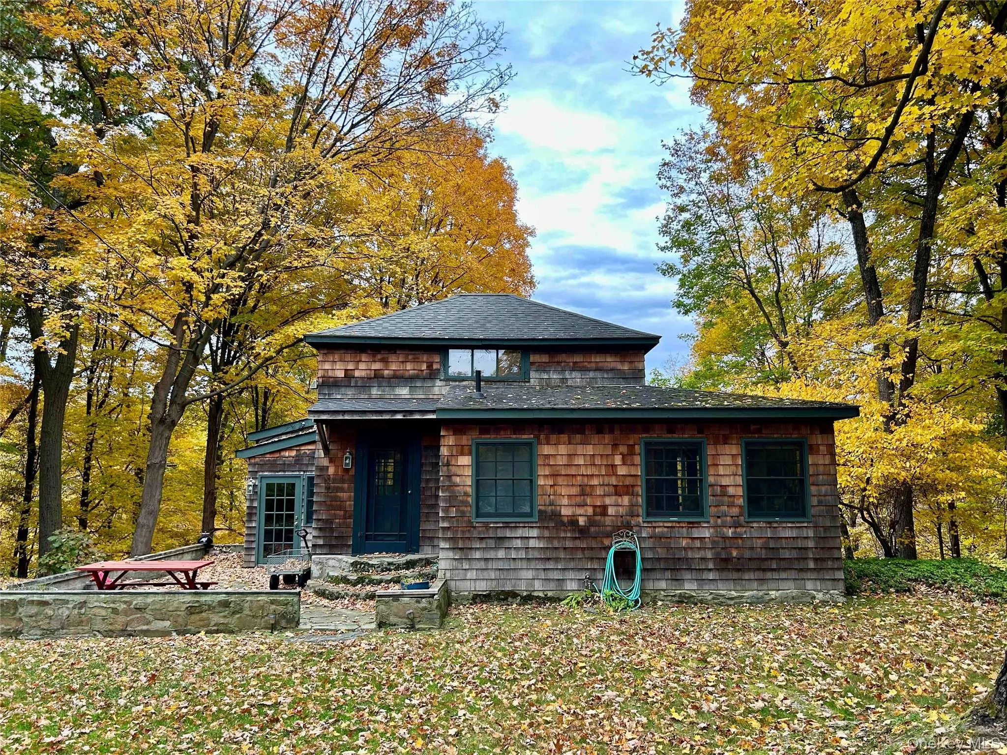 View of front of home with a front yard View of front of home with a front yard