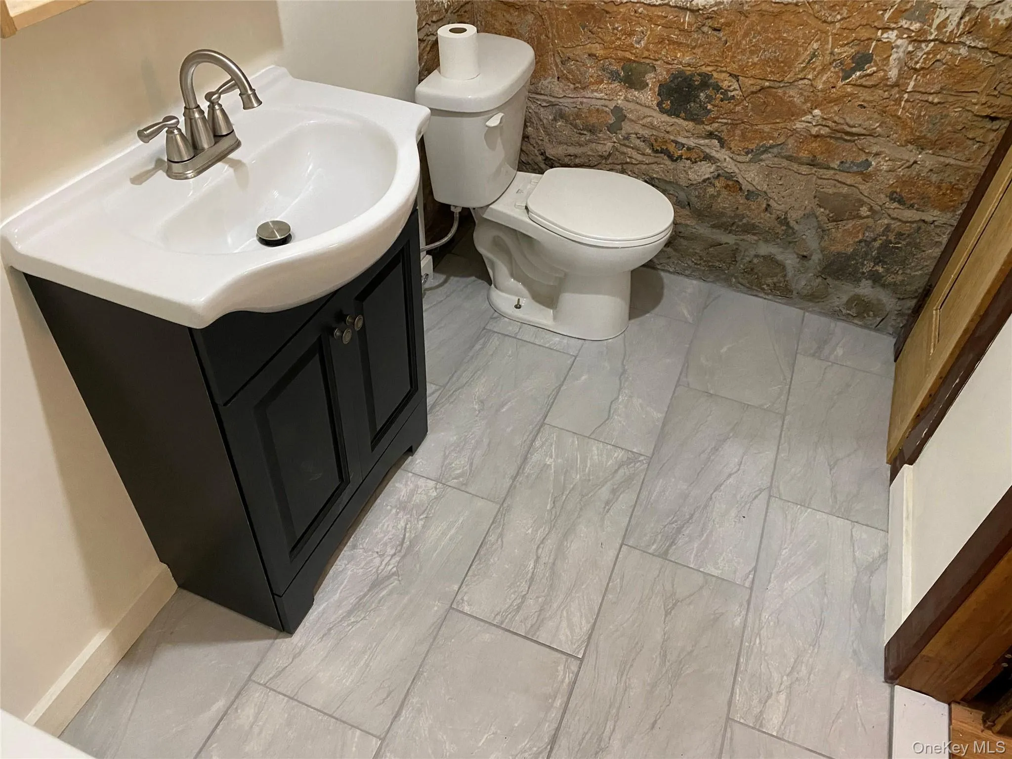 Large Renovated bathroom Large Renovated bathroom