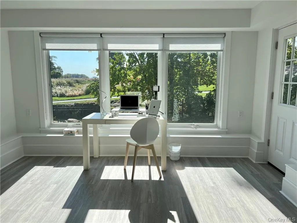 Dream to work from here! Dream to work from here!