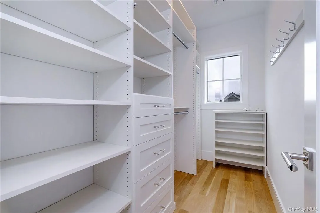 Walk-in Custom Closets Walk-in Custom Closets