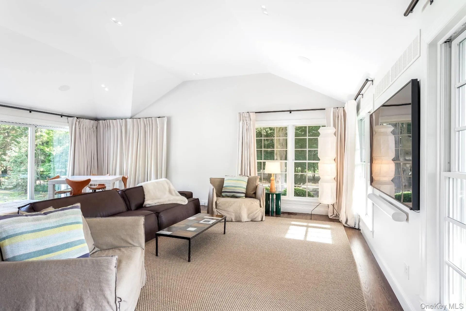 48 Sheppard Street, Southampton, NY, 5 Bedrooms Bedrooms, 9 Rooms Rooms,4 BathroomsBathrooms,Residential Lease,For Rent,Sheppard,0,980662 48 Sheppard Street, Southampton, NY, 5 Bedrooms Bedrooms, 9 Rooms Rooms,4 BathroomsBathrooms,Residential Lease,For Rent,Sheppard,0,980662