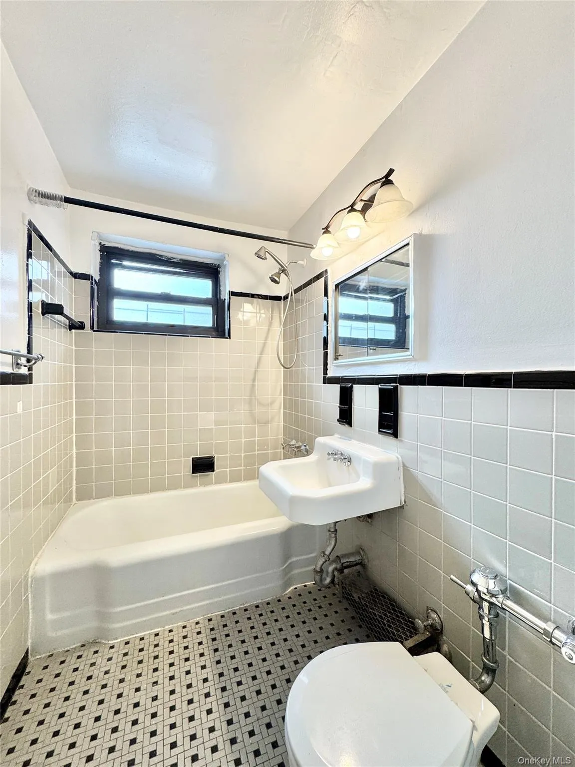 57-10 Junction Boulevard, New York, NY, 2 Bedrooms Bedrooms, 5 Rooms Rooms,1 BathroomBathrooms,Residential,For Rent,Junction,0,980664 57-10 Junction Boulevard, New York, NY, 2 Bedrooms Bedrooms, 5 Rooms Rooms,1 BathroomBathrooms,Residential,For Rent,Junction,0,980664