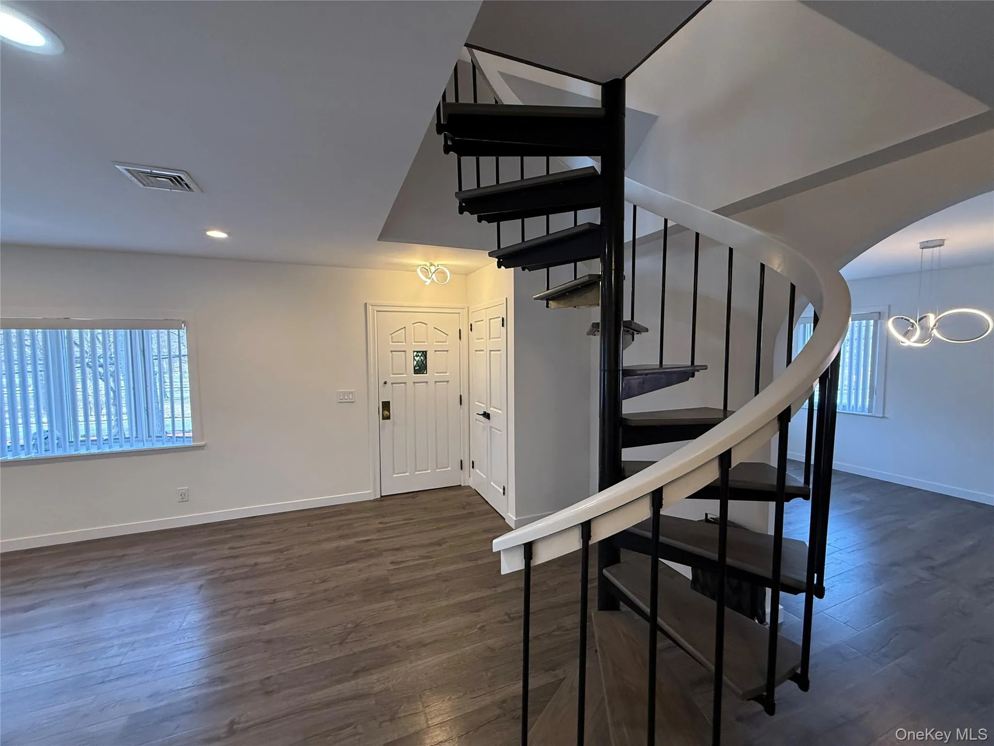 1090 Pelham Parkway, New York, NY, 3 Bedrooms Bedrooms, 5 Rooms Rooms,2 BathroomsBathrooms,Residential Lease,For Rent,Pelham,0,980686 1090 Pelham Parkway, New York, NY, 3 Bedrooms Bedrooms, 5 Rooms Rooms,2 BathroomsBathrooms,Residential Lease,For Rent,Pelham,0,980686