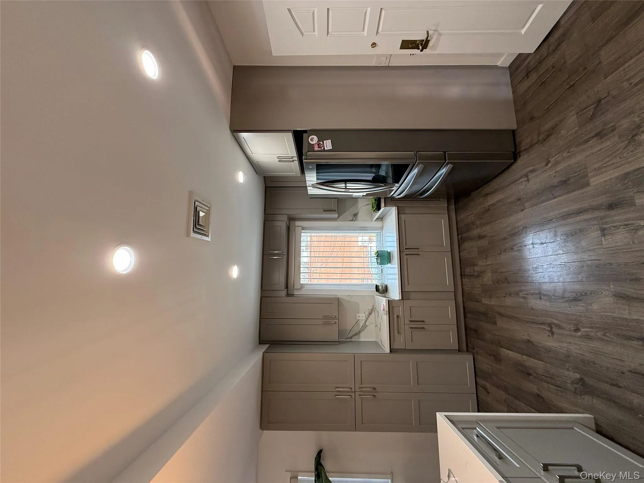 1090 Pelham Parkway, New York, NY, 3 Bedrooms Bedrooms, 5 Rooms Rooms,2 BathroomsBathrooms,Residential Lease,For Rent,Pelham,0,980686 1090 Pelham Parkway, New York, NY, 3 Bedrooms Bedrooms, 5 Rooms Rooms,2 BathroomsBathrooms,Residential Lease,For Rent,Pelham,0,980686