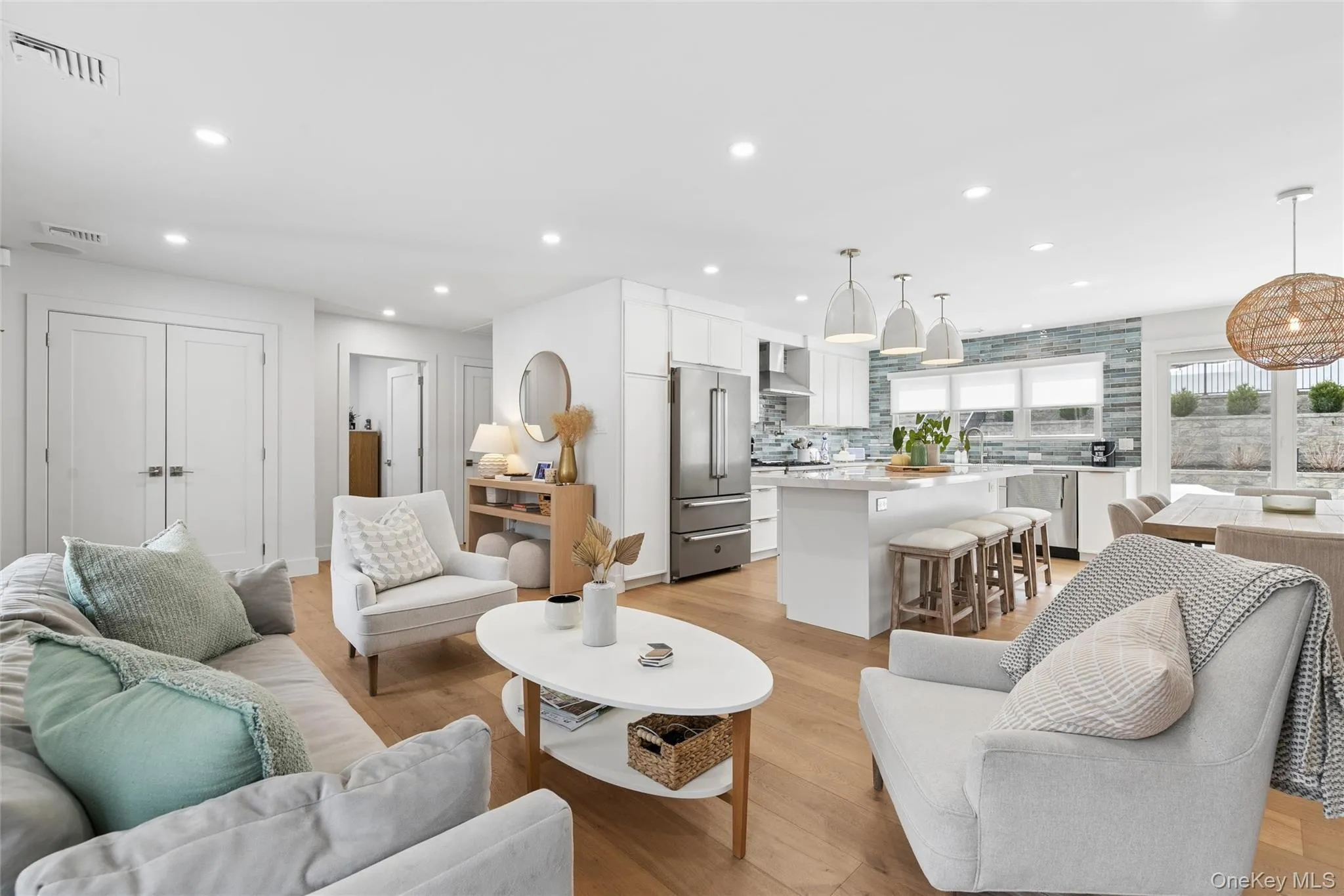 6 Landing Road, Southampton, NY, 4 Bedrooms Bedrooms, 6 Rooms Rooms,2 BathroomsBathrooms,Residential Lease,For Rent,Landing,0,980690 6 Landing Road, Southampton, NY, 4 Bedrooms Bedrooms, 6 Rooms Rooms,2 BathroomsBathrooms,Residential Lease,For Rent,Landing,0,980690