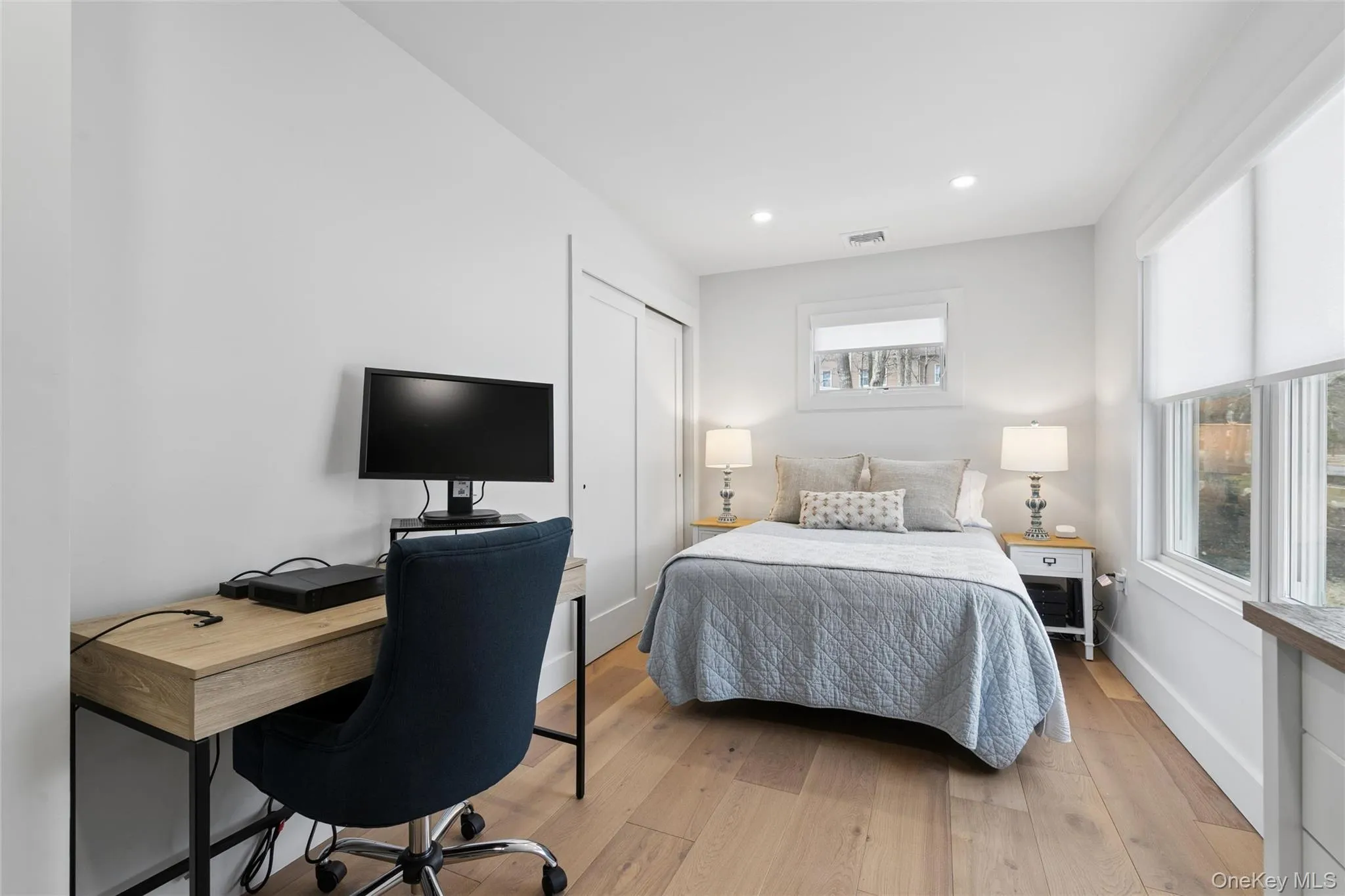 6 Landing Road, Southampton, NY, 4 Bedrooms Bedrooms, 6 Rooms Rooms,2 BathroomsBathrooms,Residential Lease,For Rent,Landing,0,980690 6 Landing Road, Southampton, NY, 4 Bedrooms Bedrooms, 6 Rooms Rooms,2 BathroomsBathrooms,Residential Lease,For Rent,Landing,0,980690