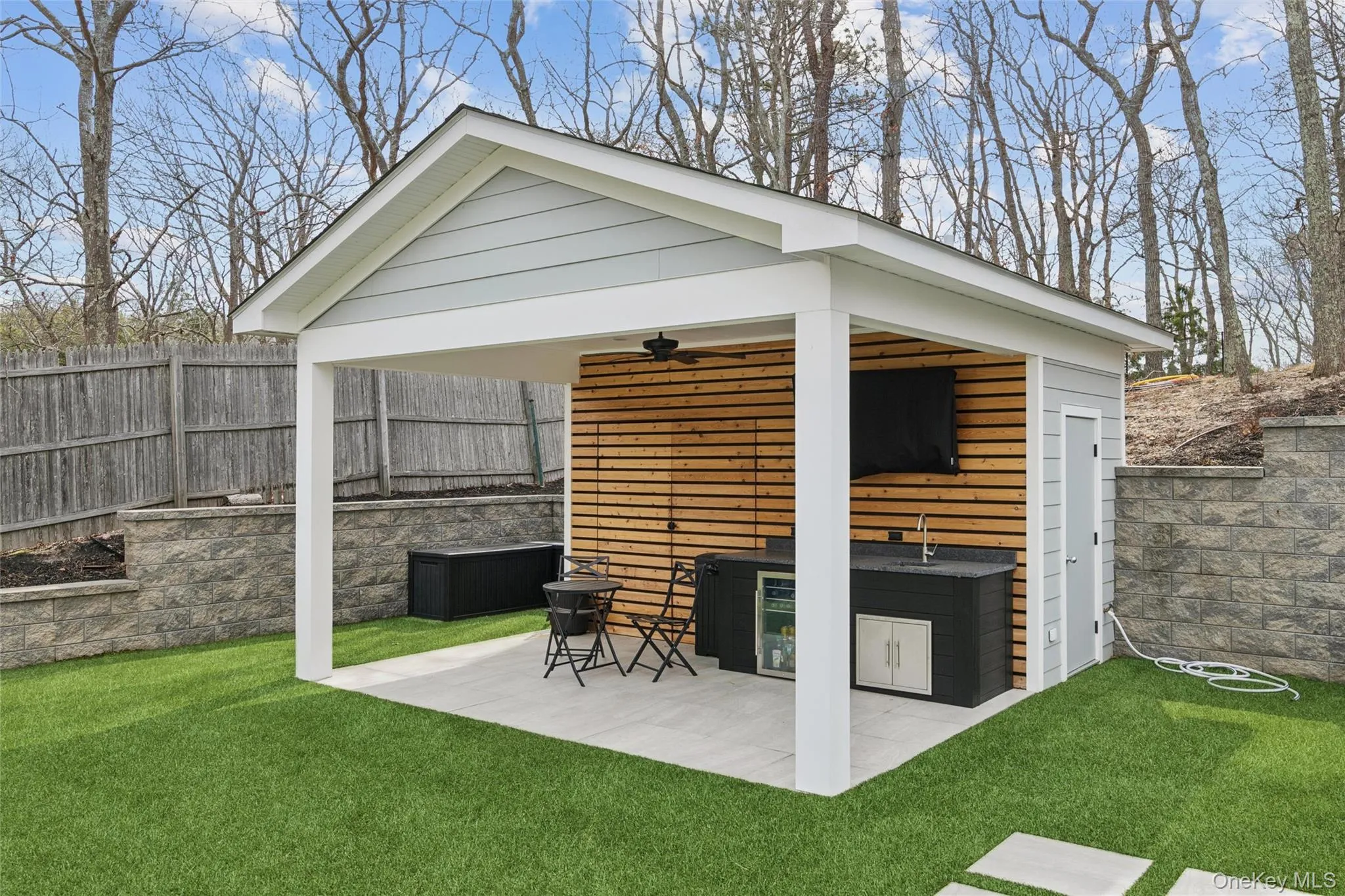 6 Landing Road, Southampton, NY, 4 Bedrooms Bedrooms, 6 Rooms Rooms,2 BathroomsBathrooms,Residential Lease,For Rent,Landing,0,980690 6 Landing Road, Southampton, NY, 4 Bedrooms Bedrooms, 6 Rooms Rooms,2 BathroomsBathrooms,Residential Lease,For Rent,Landing,0,980690