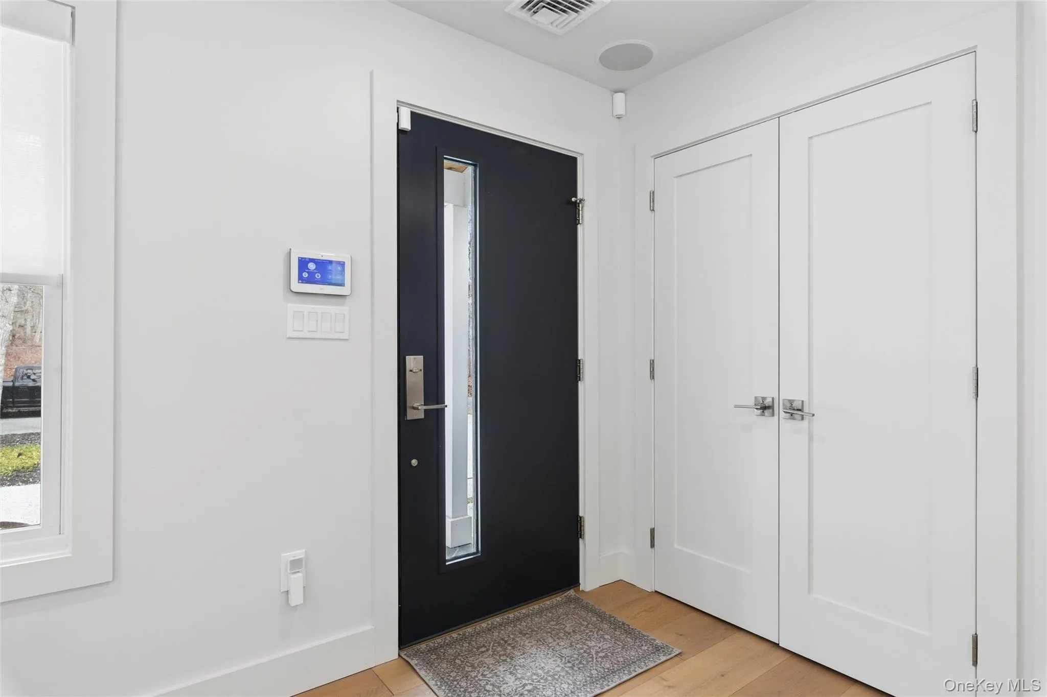 6 Landing Road, Southampton, NY, 4 Bedrooms Bedrooms, 6 Rooms Rooms,2 BathroomsBathrooms,Residential Lease,For Rent,Landing,0,980690 6 Landing Road, Southampton, NY, 4 Bedrooms Bedrooms, 6 Rooms Rooms,2 BathroomsBathrooms,Residential Lease,For Rent,Landing,0,980690