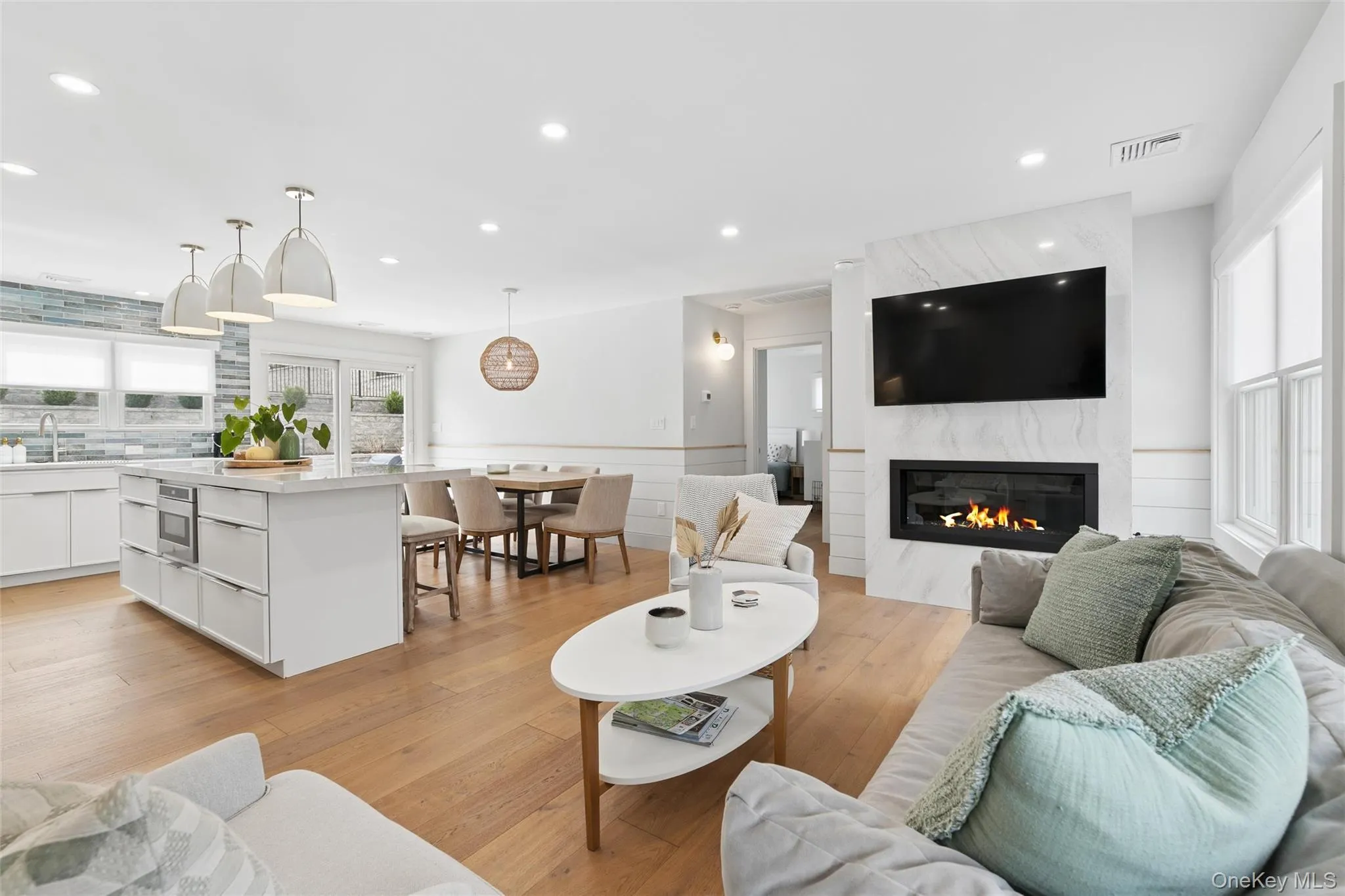 6 Landing Road, Southampton, NY, 4 Bedrooms Bedrooms, 6 Rooms Rooms,2 BathroomsBathrooms,Residential Lease,For Rent,Landing,0,980690 6 Landing Road, Southampton, NY, 4 Bedrooms Bedrooms, 6 Rooms Rooms,2 BathroomsBathrooms,Residential Lease,For Rent,Landing,0,980690