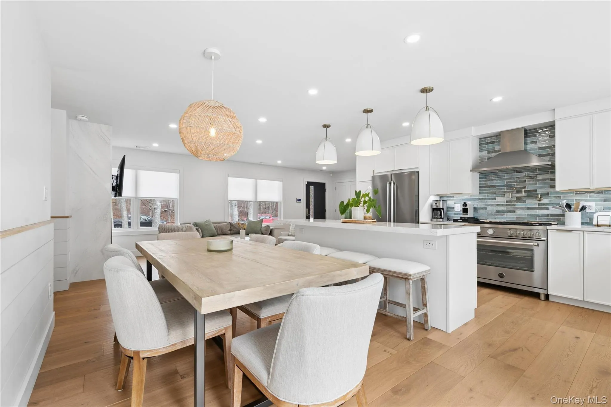 6 Landing Road, Southampton, NY, 4 Bedrooms Bedrooms, 6 Rooms Rooms,2 BathroomsBathrooms,Residential Lease,For Rent,Landing,0,980690 6 Landing Road, Southampton, NY, 4 Bedrooms Bedrooms, 6 Rooms Rooms,2 BathroomsBathrooms,Residential Lease,For Rent,Landing,0,980690