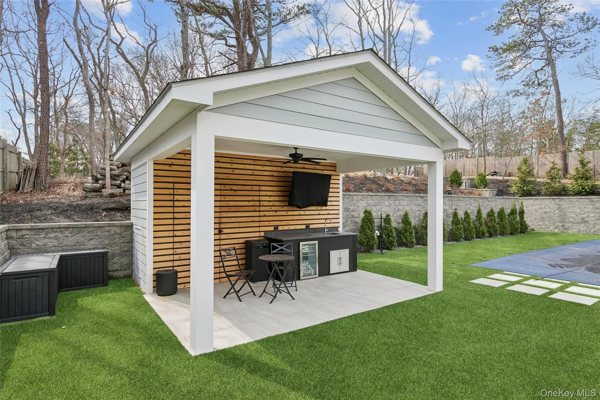 6 Landing Road, Southampton, NY, 4 Bedrooms Bedrooms, 6 Rooms Rooms,2 BathroomsBathrooms,Residential Lease,For Rent,Landing,0,980690 6 Landing Road, Southampton, NY, 4 Bedrooms Bedrooms, 6 Rooms Rooms,2 BathroomsBathrooms,Residential Lease,For Rent,Landing,0,980690