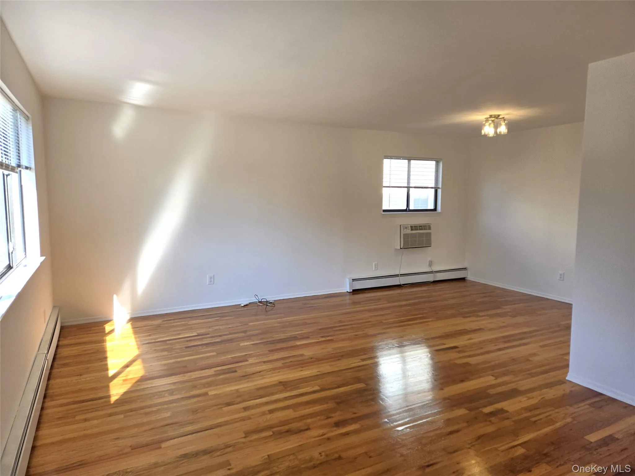 Living/Dining Room Living/Dining Room