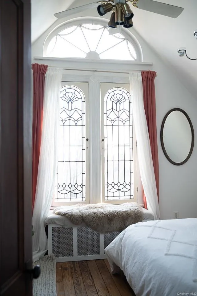 Window in Bed#3 on top floor Window in Bed#3 on top floor