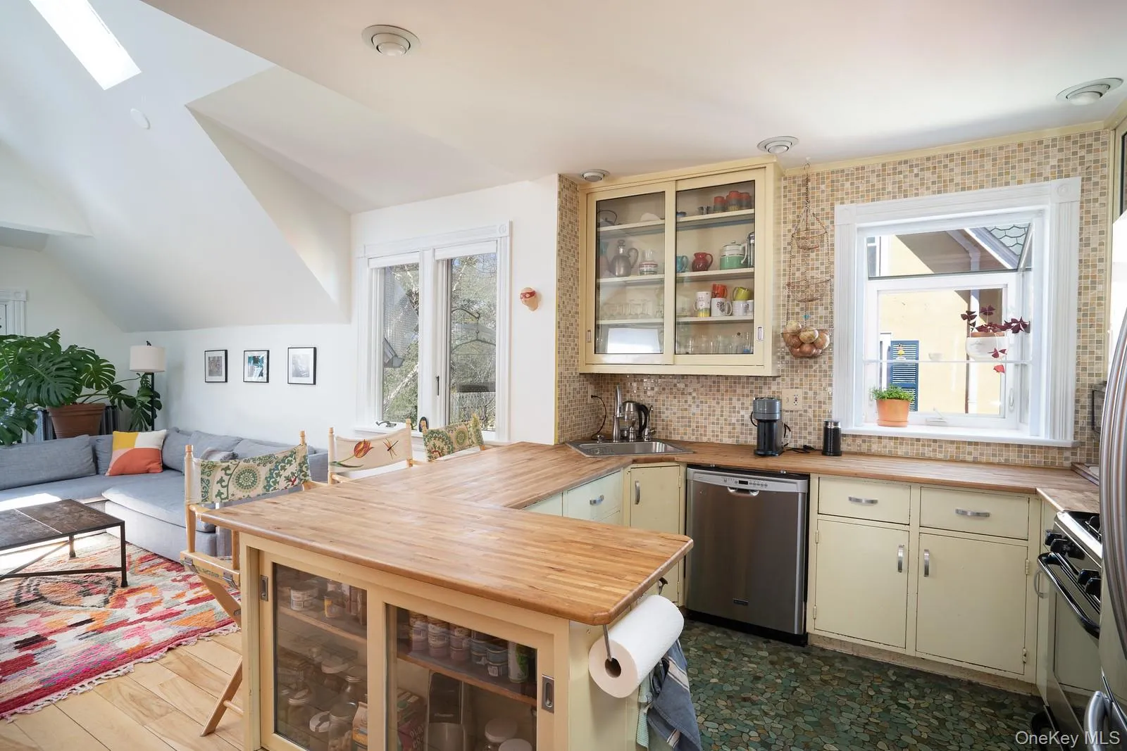 52 Jefferson Street, Orangetown, NY, 4 Bedrooms Bedrooms, 7 Rooms Rooms,2 BathroomsBathrooms,Residential Lease,For Rent,Jefferson,0,980718 52 Jefferson Street, Orangetown, NY, 4 Bedrooms Bedrooms, 7 Rooms Rooms,2 BathroomsBathrooms,Residential Lease,For Rent,Jefferson,0,980718