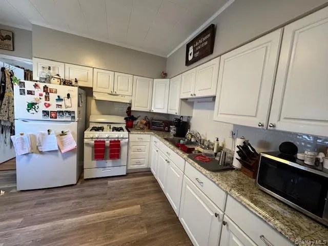 223 Hudson Street, Cornwall, NY, 3 Bedrooms Bedrooms, 5 Rooms Rooms,1 BathroomBathrooms,Residential Lease,For Rent,Hudson,0,980734 223 Hudson Street, Cornwall, NY, 3 Bedrooms Bedrooms, 5 Rooms Rooms,1 BathroomBathrooms,Residential Lease,For Rent,Hudson,0,980734
