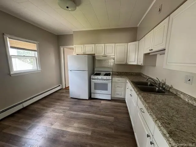 223 Hudson Street, Cornwall, NY, 3 Bedrooms Bedrooms, 5 Rooms Rooms,1 BathroomBathrooms,Residential Lease,For Rent,Hudson,0,980734 223 Hudson Street, Cornwall, NY, 3 Bedrooms Bedrooms, 5 Rooms Rooms,1 BathroomBathrooms,Residential Lease,For Rent,Hudson,0,980734