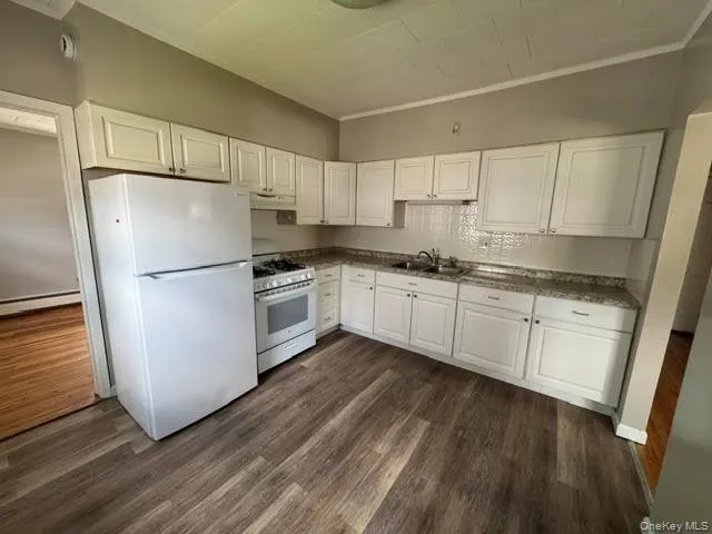 223 Hudson Street, Cornwall, NY, 3 Bedrooms Bedrooms, 5 Rooms Rooms,1 BathroomBathrooms,Residential Lease,For Rent,Hudson,0,980734 223 Hudson Street, Cornwall, NY, 3 Bedrooms Bedrooms, 5 Rooms Rooms,1 BathroomBathrooms,Residential Lease,For Rent,Hudson,0,980734