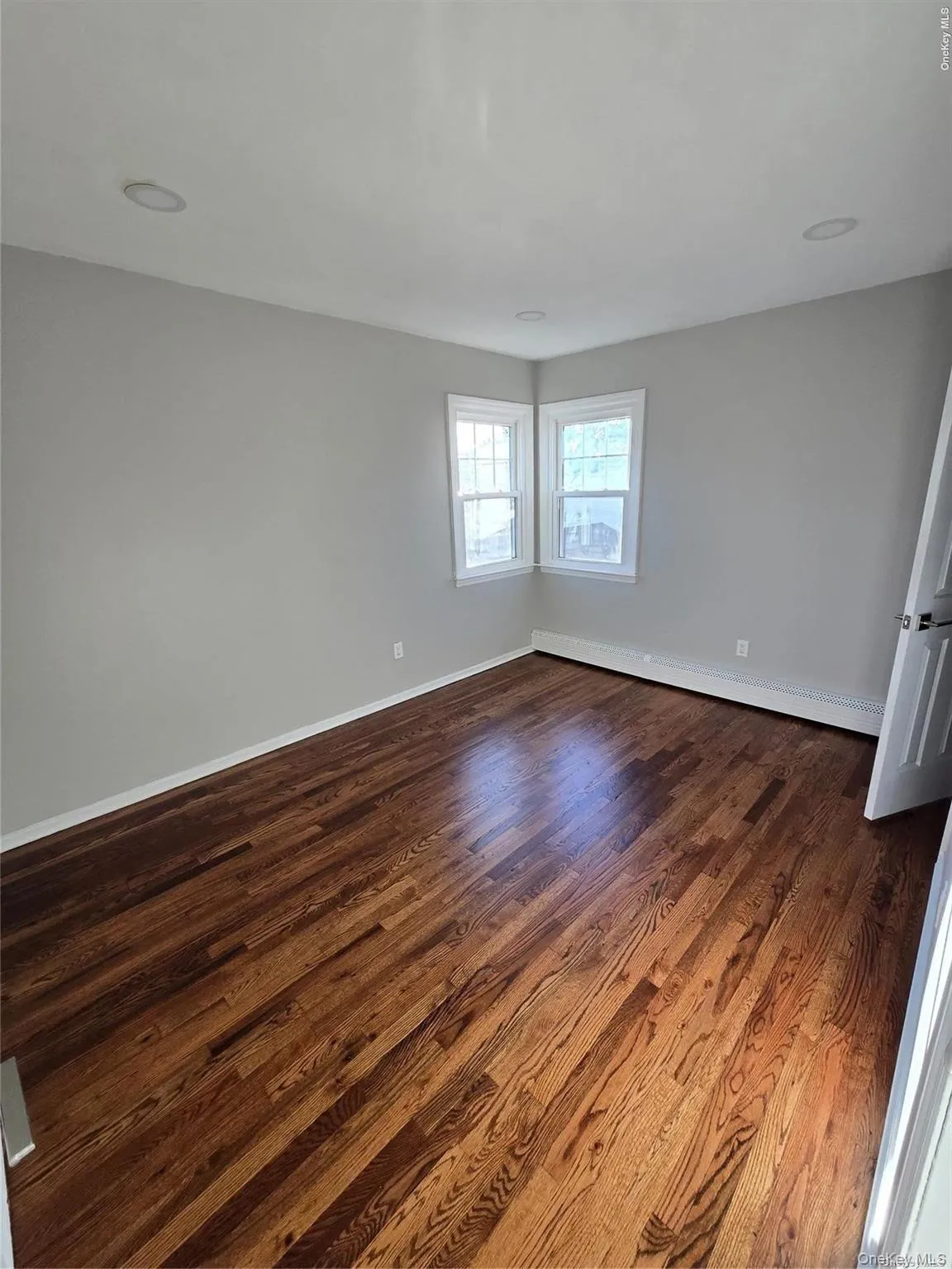 70 Valley Stream Boulevard, Hempstead, NY, 2 Bedrooms Bedrooms, 5 Rooms Rooms,1 BathroomBathrooms,Residential Lease,For Rent,Valley Stream,0,980741 70 Valley Stream Boulevard, Hempstead, NY, 2 Bedrooms Bedrooms, 5 Rooms Rooms,1 BathroomBathrooms,Residential Lease,For Rent,Valley Stream,0,980741