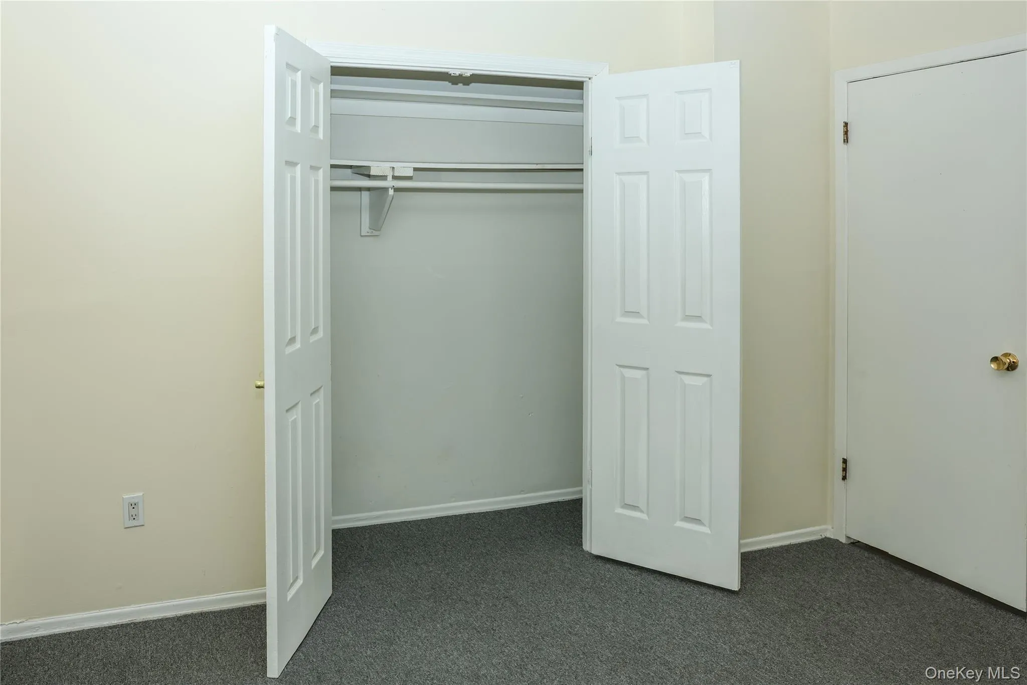 13 Regina Place, Yonkers, NY, 3 Bedrooms Bedrooms, 5 Rooms Rooms,1 BathroomBathrooms,Residential Lease,For Rent,Regina,0,980762 13 Regina Place, Yonkers, NY, 3 Bedrooms Bedrooms, 5 Rooms Rooms,1 BathroomBathrooms,Residential Lease,For Rent,Regina,0,980762