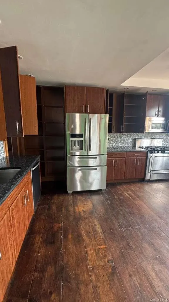 17 Jade Street, Islip, NY, 4 Bedrooms Bedrooms, 8 Rooms Rooms,2 BathroomsBathrooms,Residential,For Rent,Jade,0,980770 17 Jade Street, Islip, NY, 4 Bedrooms Bedrooms, 8 Rooms Rooms,2 BathroomsBathrooms,Residential,For Rent,Jade,0,980770