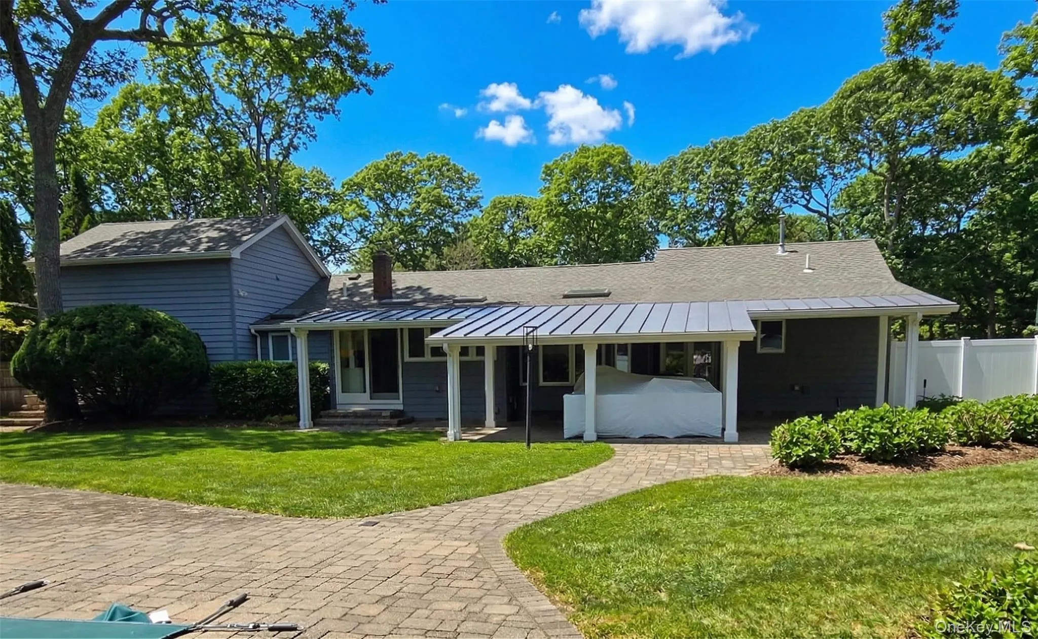 13 Beachland Avenue, Southampton, NY, 4 Bedrooms Bedrooms, 6 Rooms Rooms,4 BathroomsBathrooms,Residential Lease,For Rent,Beachland,0,980783 13 Beachland Avenue, Southampton, NY, 4 Bedrooms Bedrooms, 6 Rooms Rooms,4 BathroomsBathrooms,Residential Lease,For Rent,Beachland,0,980783