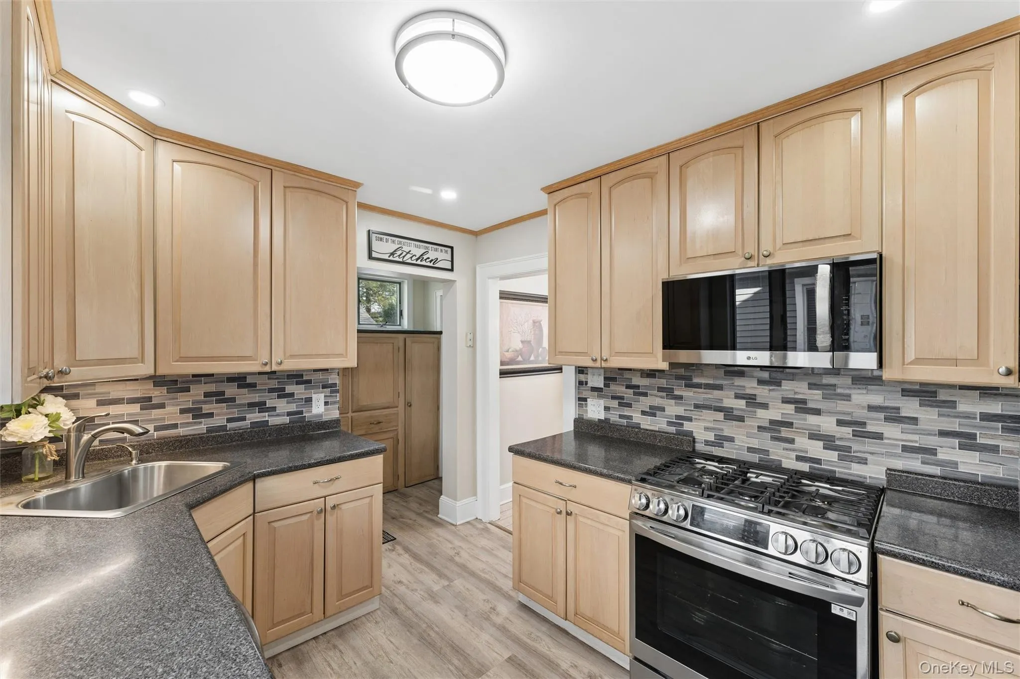 262 Floral Boulevard, Hempstead, NY, 3 Bedrooms Bedrooms, 7 Rooms Rooms,1 BathroomBathrooms,Residential,For Rent,Floral,0,980793 262 Floral Boulevard, Hempstead, NY, 3 Bedrooms Bedrooms, 7 Rooms Rooms,1 BathroomBathrooms,Residential,For Rent,Floral,0,980793