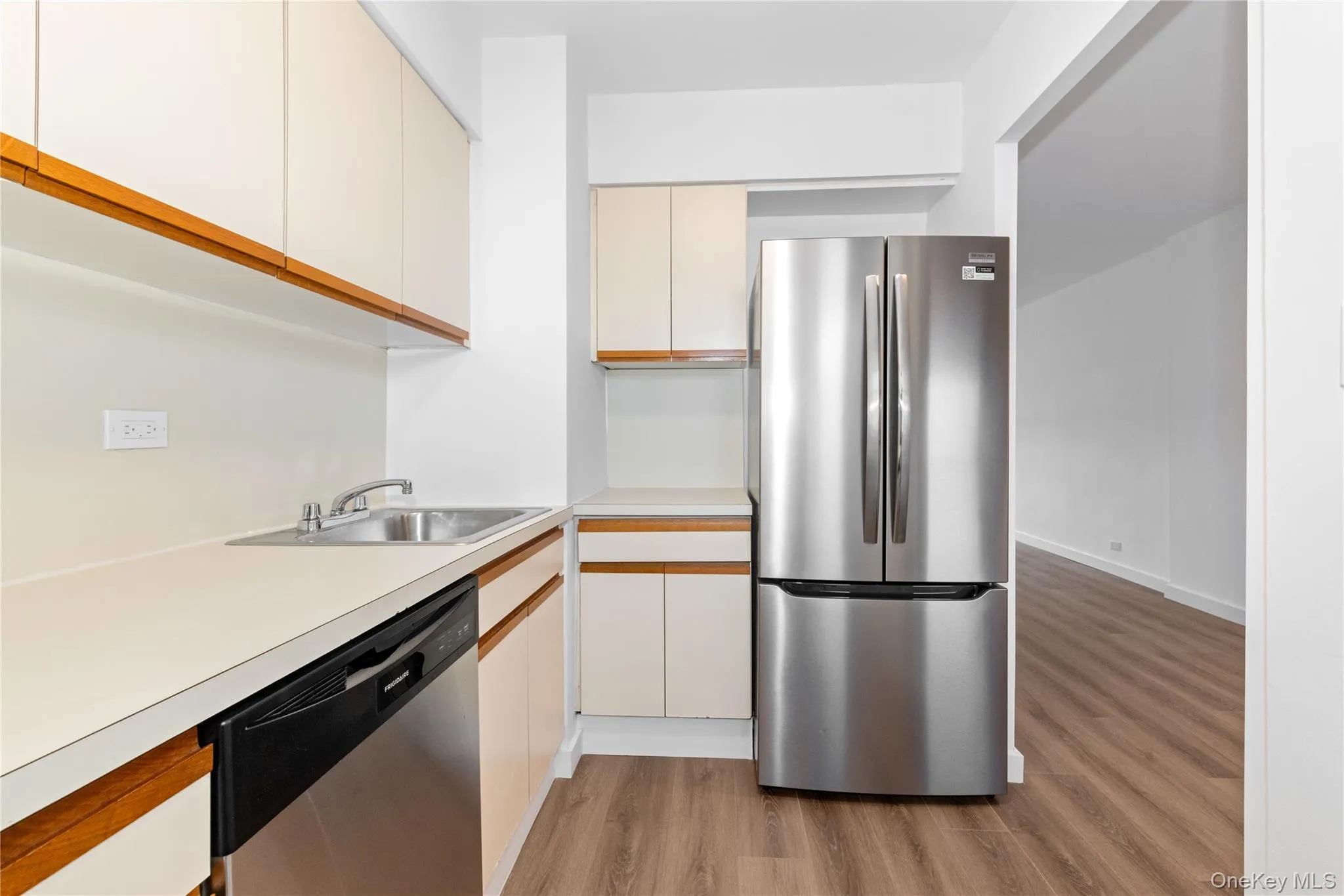 61-15 97, New York, NY, 1 Bedroom Bedrooms, 5 Rooms Rooms,1 BathroomBathrooms,Residential,For Rent,97,0,980796 61-15 97, New York, NY, 1 Bedroom Bedrooms, 5 Rooms Rooms,1 BathroomBathrooms,Residential,For Rent,97,0,980796