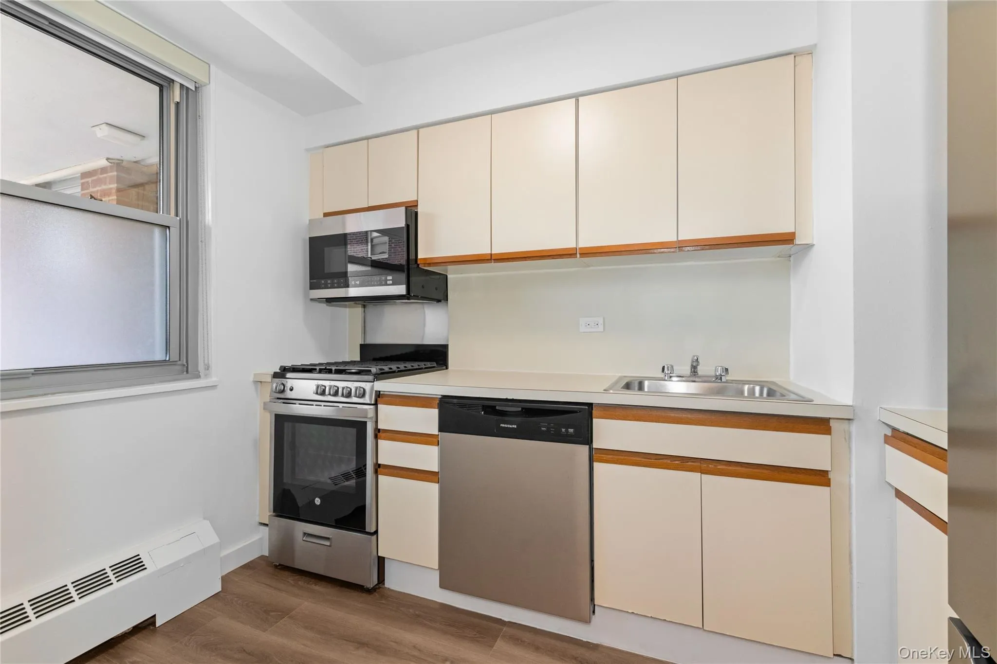 61-15 97, New York, NY, 1 Bedroom Bedrooms, 5 Rooms Rooms,1 BathroomBathrooms,Residential,For Rent,97,0,980796 61-15 97, New York, NY, 1 Bedroom Bedrooms, 5 Rooms Rooms,1 BathroomBathrooms,Residential,For Rent,97,0,980796