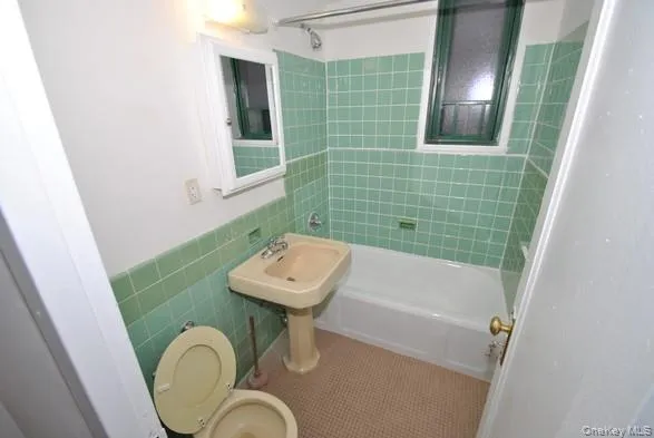 1501 Metropolitan Avenue, New York, NY, 1 Bedroom Bedrooms, 3 Rooms Rooms,1 BathroomBathrooms,Residential,For Rent,Metropolitan,0,980804 1501 Metropolitan Avenue, New York, NY, 1 Bedroom Bedrooms, 3 Rooms Rooms,1 BathroomBathrooms,Residential,For Rent,Metropolitan,0,980804