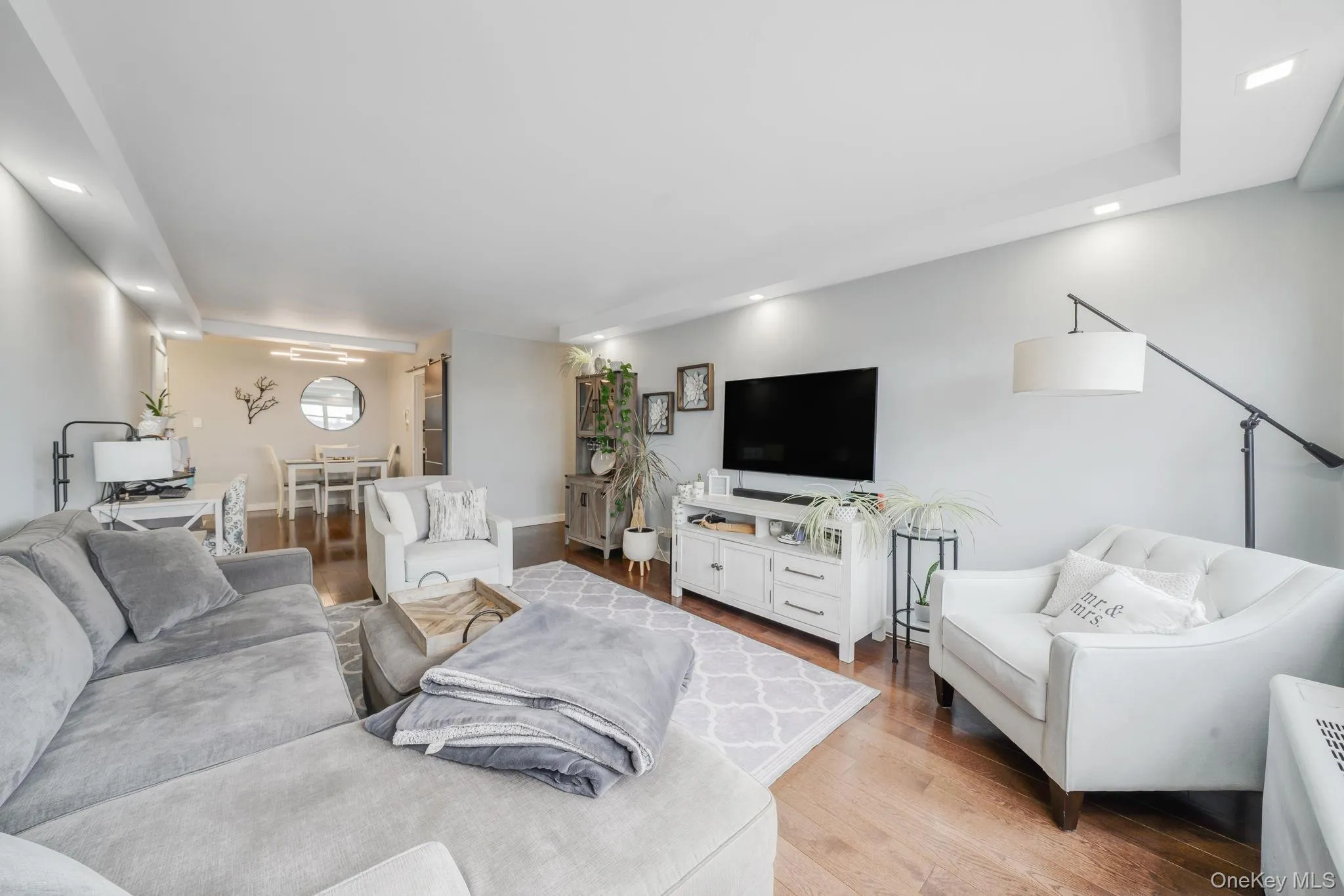 10230 66th Road, New York, NY, 2 Bedrooms Bedrooms, 4 Rooms Rooms,1 BathroomBathrooms,Residential,For Rent,66th,0,980809 10230 66th Road, New York, NY, 2 Bedrooms Bedrooms, 4 Rooms Rooms,1 BathroomBathrooms,Residential,For Rent,66th,0,980809