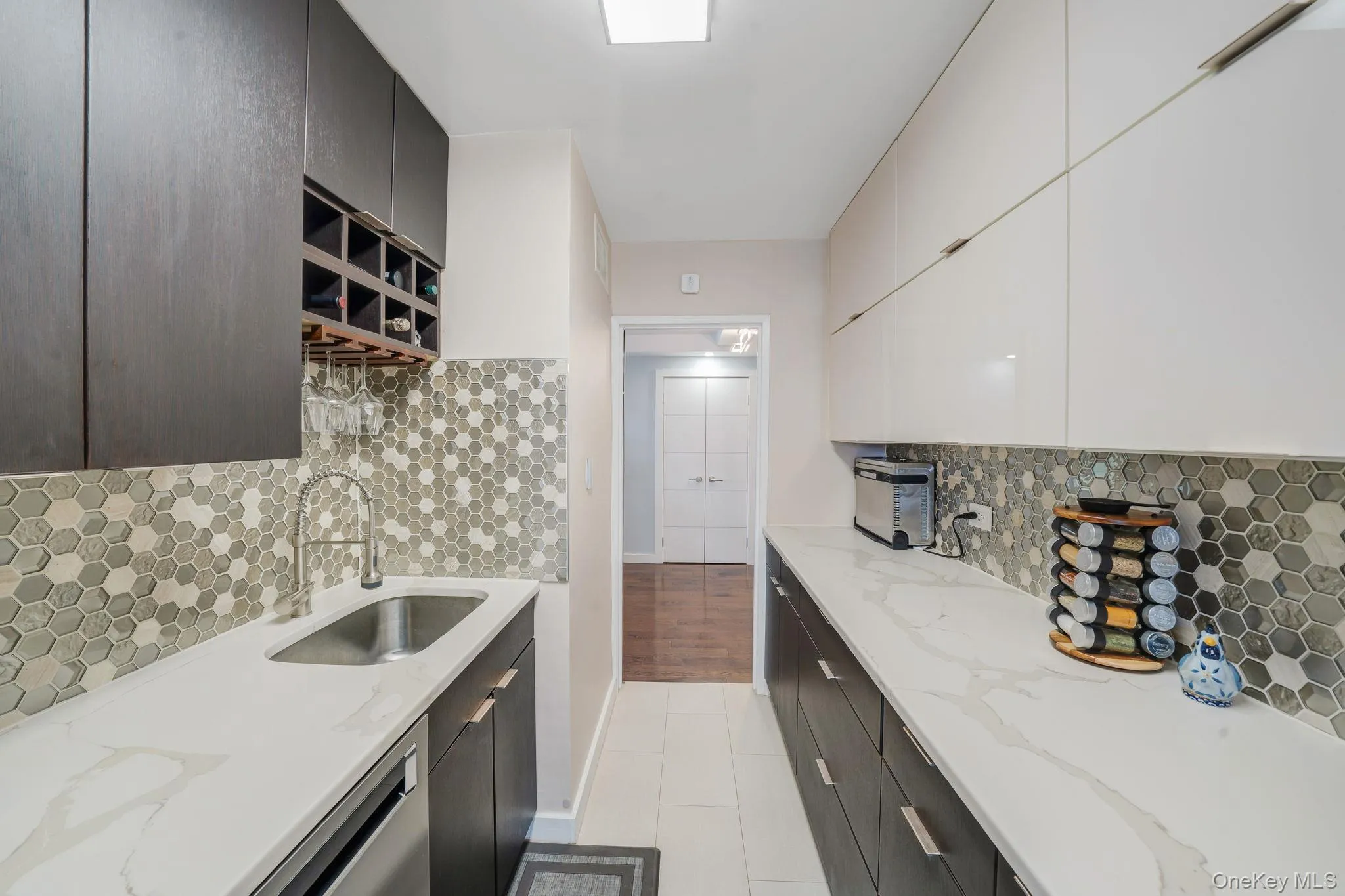 10230 66th Road, New York, NY, 2 Bedrooms Bedrooms, 4 Rooms Rooms,1 BathroomBathrooms,Residential,For Rent,66th,0,980809 10230 66th Road, New York, NY, 2 Bedrooms Bedrooms, 4 Rooms Rooms,1 BathroomBathrooms,Residential,For Rent,66th,0,980809