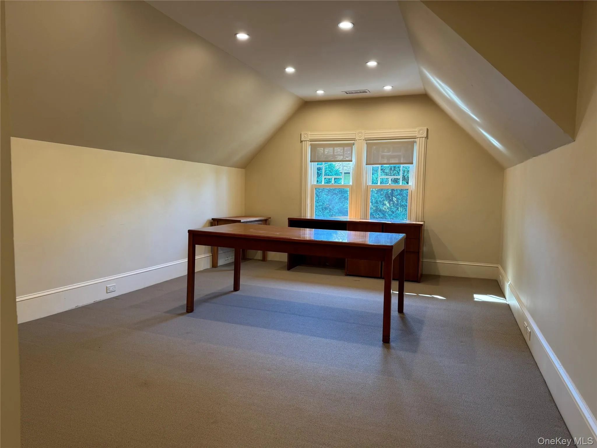 Lovely office with big windows and light Lovely office with big windows and light