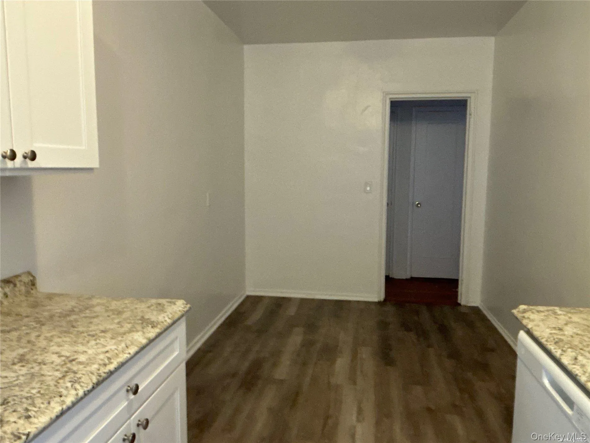 12 Welwyn Road, North Hempstead, NY, 2 Bedrooms Bedrooms, 4 Rooms Rooms,1 BathroomBathrooms,Residential Lease,For Rent,Welwyn,0,980824 12 Welwyn Road, North Hempstead, NY, 2 Bedrooms Bedrooms, 4 Rooms Rooms,1 BathroomBathrooms,Residential Lease,For Rent,Welwyn,0,980824