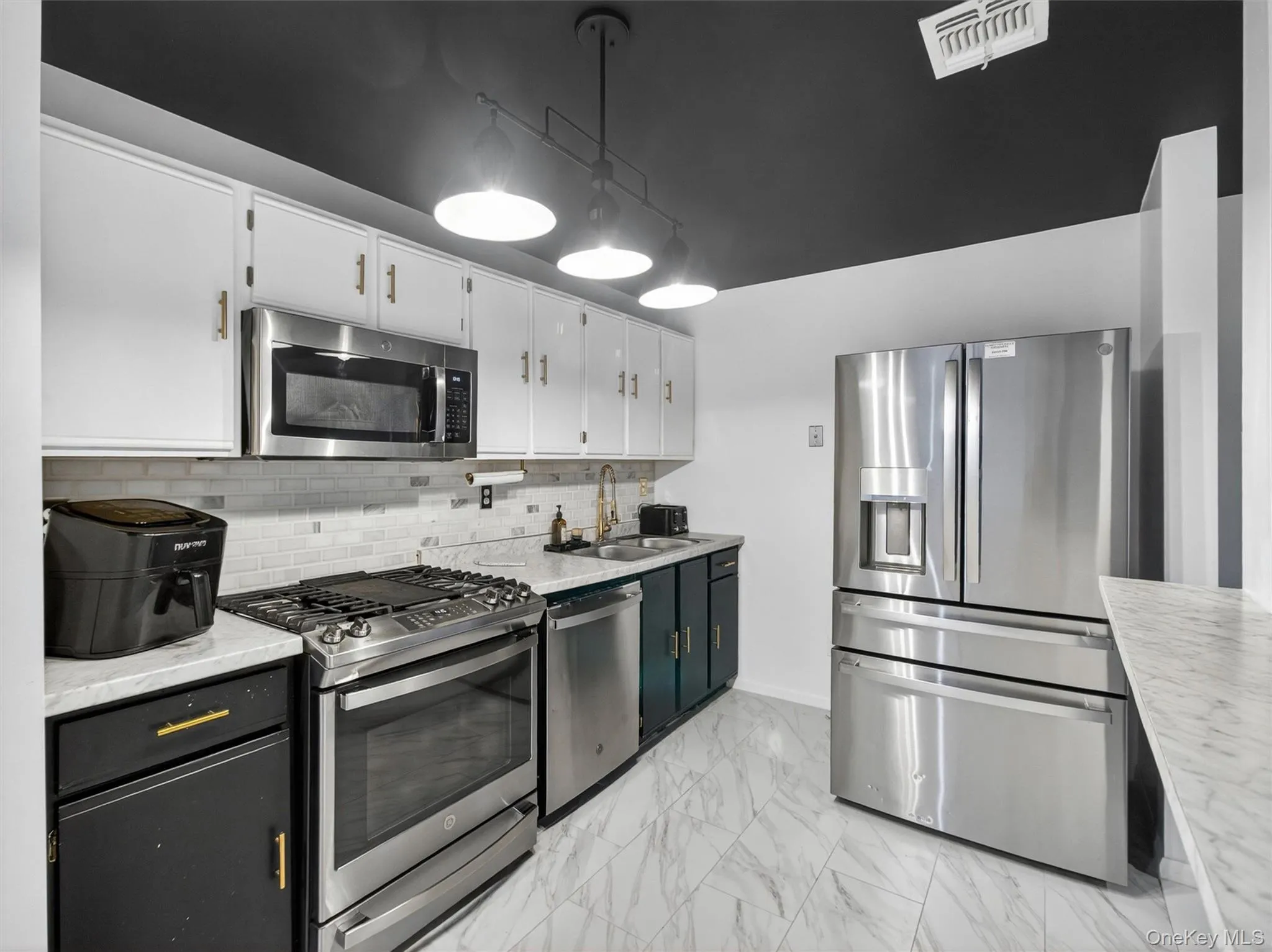 8 Klint Court, Clarkstown, NY, 2 Bedrooms Bedrooms, 4 Rooms Rooms,1 BathroomBathrooms,Residential,For Rent,Klint,0,980832 8 Klint Court, Clarkstown, NY, 2 Bedrooms Bedrooms, 4 Rooms Rooms,1 BathroomBathrooms,Residential,For Rent,Klint,0,980832