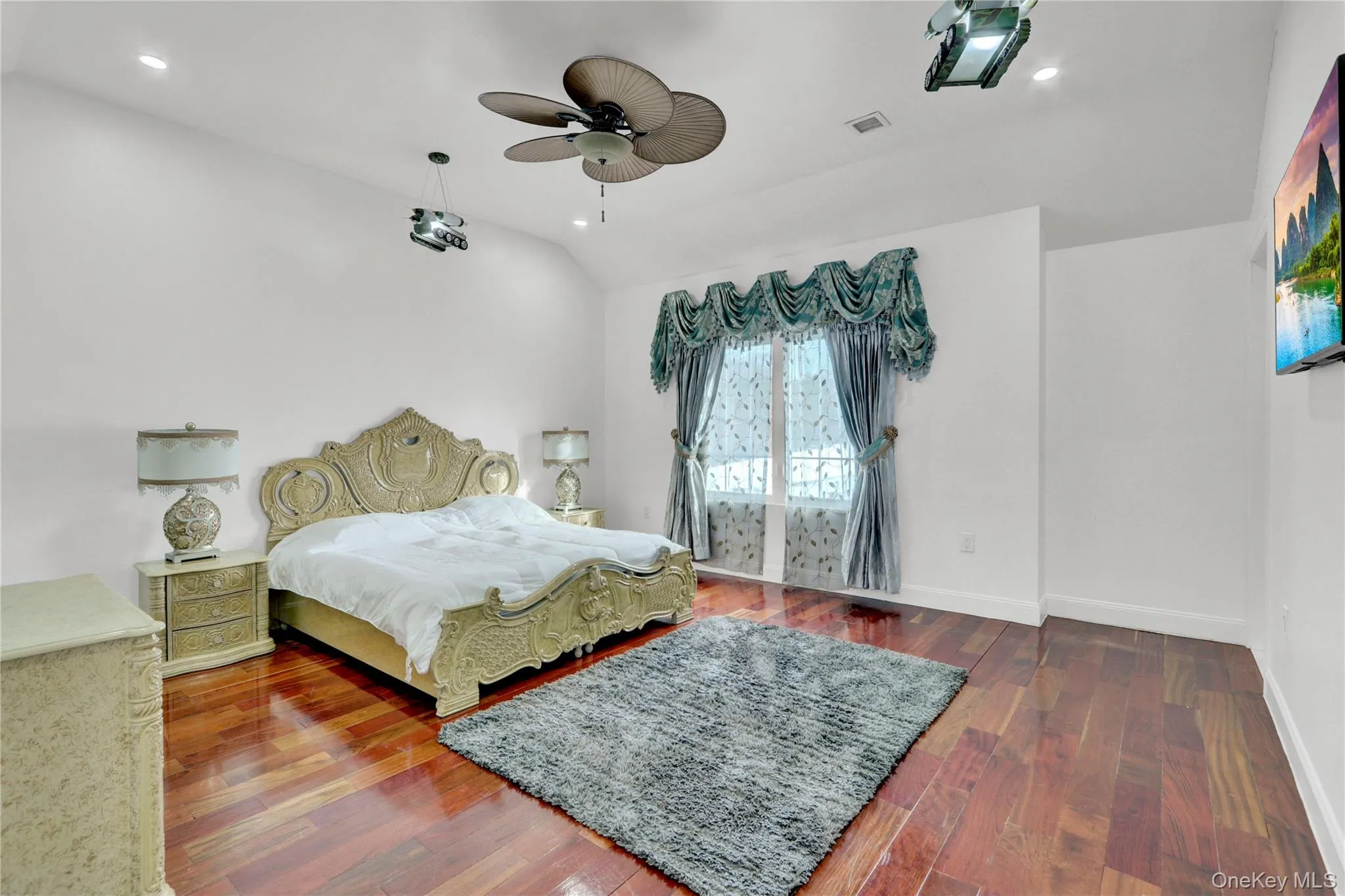 120 Majestic Drive, Huntington, NY, 8 Bedrooms Bedrooms, 21 Rooms Rooms,9 BathroomsBathrooms,Residential Lease,For Rent,Majestic,0,980840 120 Majestic Drive, Huntington, NY, 8 Bedrooms Bedrooms, 21 Rooms Rooms,9 BathroomsBathrooms,Residential Lease,For Rent,Majestic,0,980840