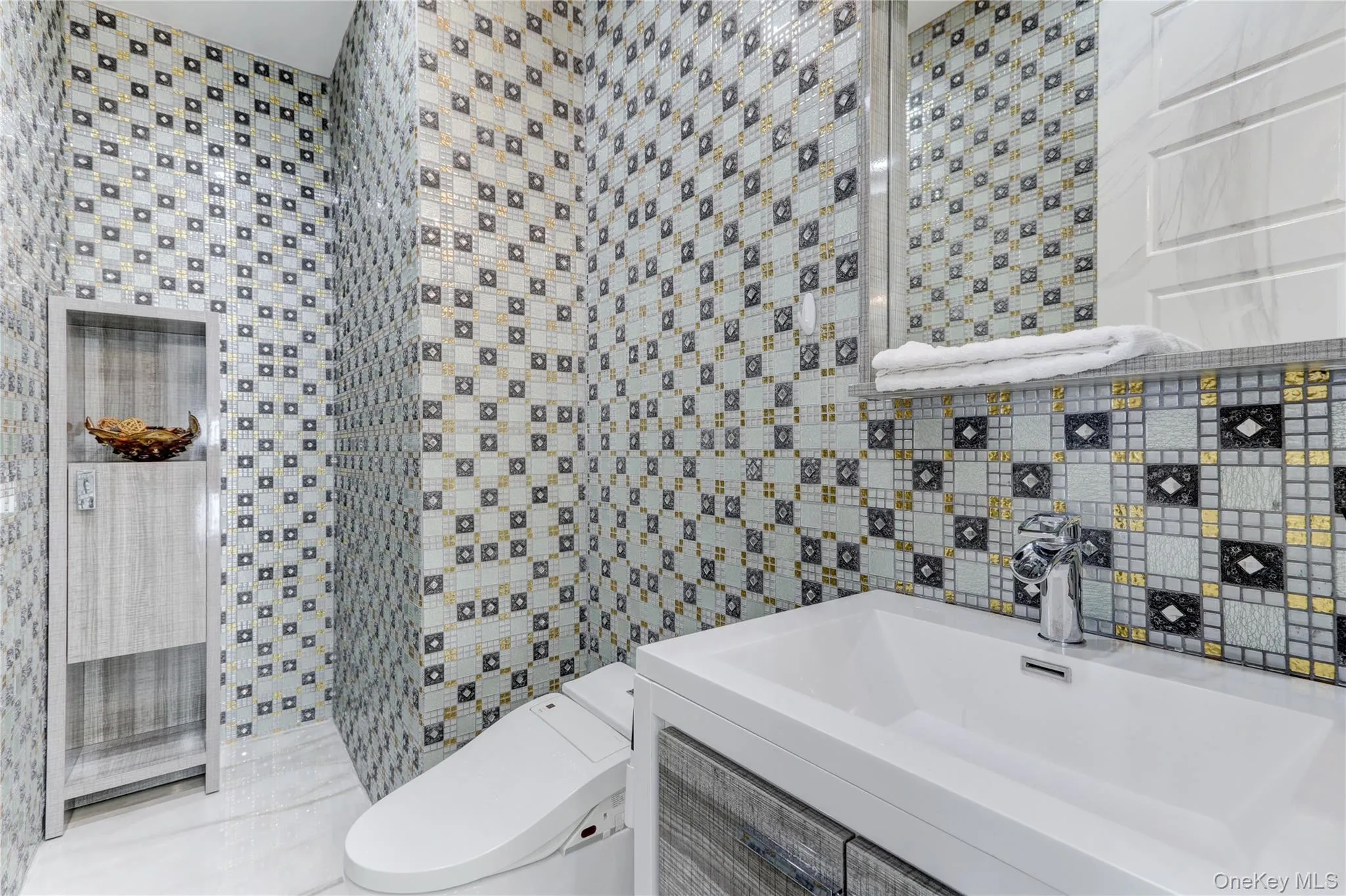 120 Majestic Drive, Huntington, NY, 8 Bedrooms Bedrooms, 21 Rooms Rooms,9 BathroomsBathrooms,Residential Lease,For Rent,Majestic,0,980840 120 Majestic Drive, Huntington, NY, 8 Bedrooms Bedrooms, 21 Rooms Rooms,9 BathroomsBathrooms,Residential Lease,For Rent,Majestic,0,980840
