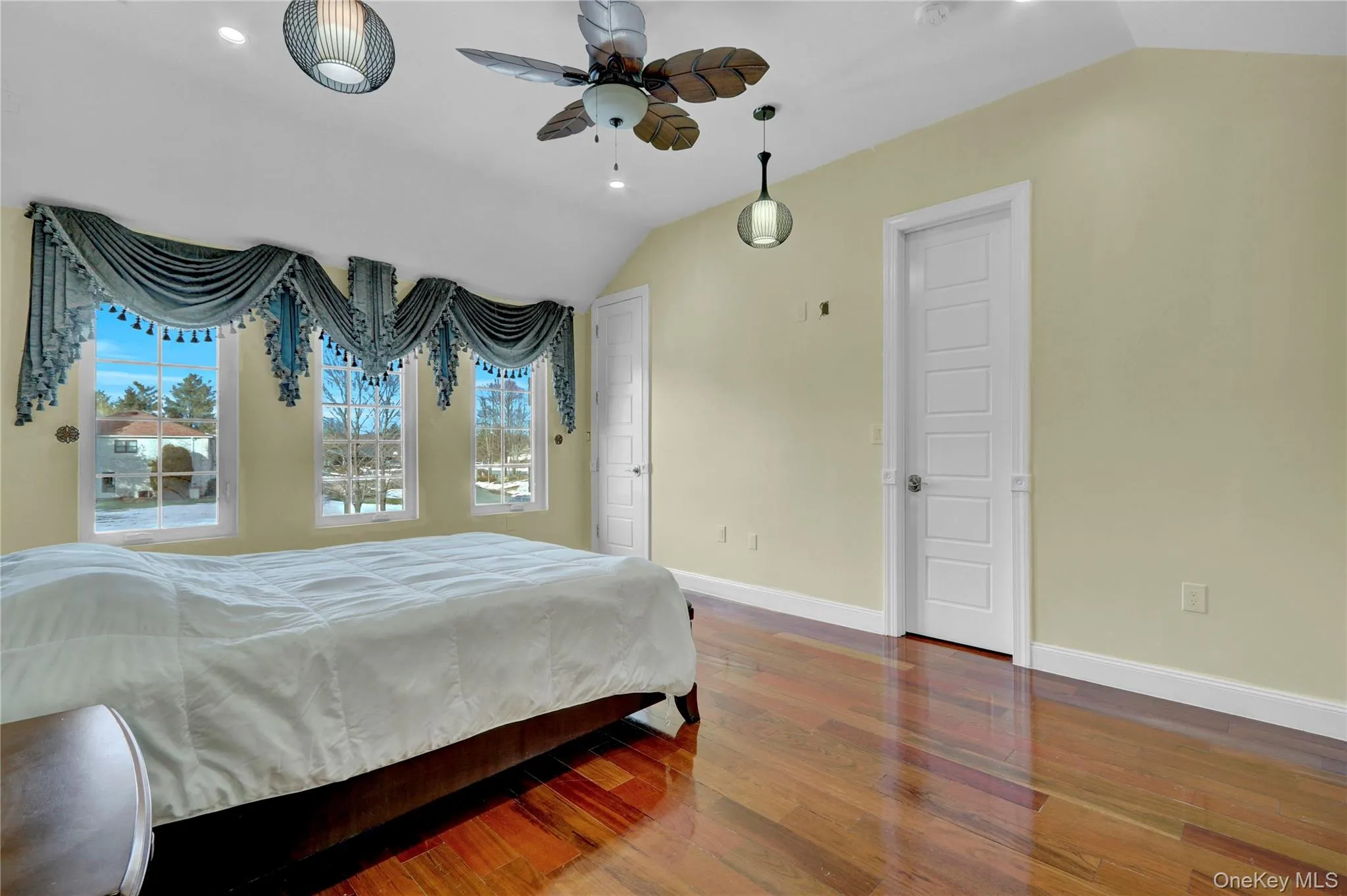 120 Majestic Drive, Huntington, NY, 8 Bedrooms Bedrooms, 21 Rooms Rooms,9 BathroomsBathrooms,Residential Lease,For Rent,Majestic,0,980840 120 Majestic Drive, Huntington, NY, 8 Bedrooms Bedrooms, 21 Rooms Rooms,9 BathroomsBathrooms,Residential Lease,For Rent,Majestic,0,980840