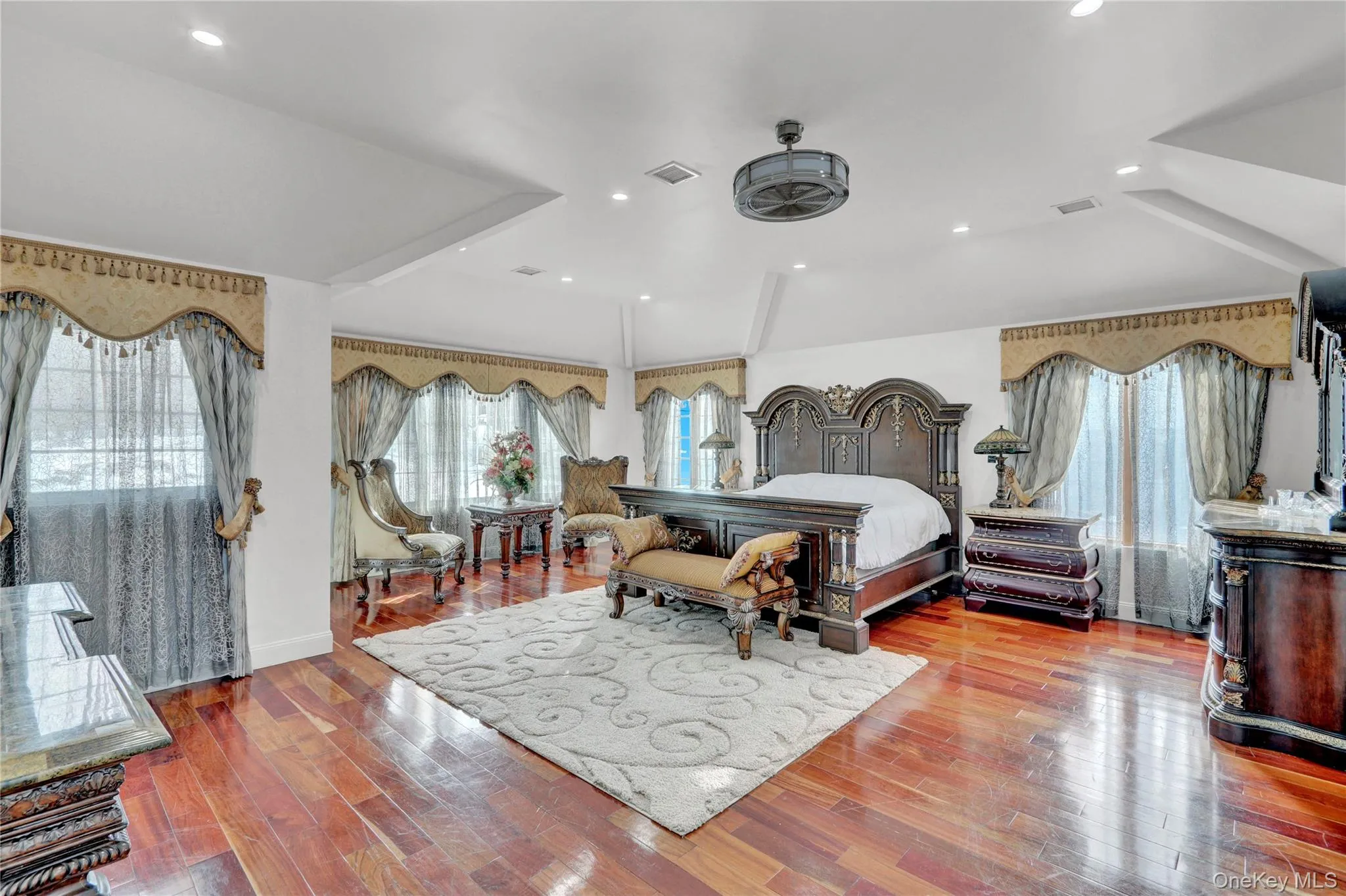 120 Majestic Drive, Huntington, NY, 8 Bedrooms Bedrooms, 21 Rooms Rooms,9 BathroomsBathrooms,Residential Lease,For Rent,Majestic,0,980840 120 Majestic Drive, Huntington, NY, 8 Bedrooms Bedrooms, 21 Rooms Rooms,9 BathroomsBathrooms,Residential Lease,For Rent,Majestic,0,980840