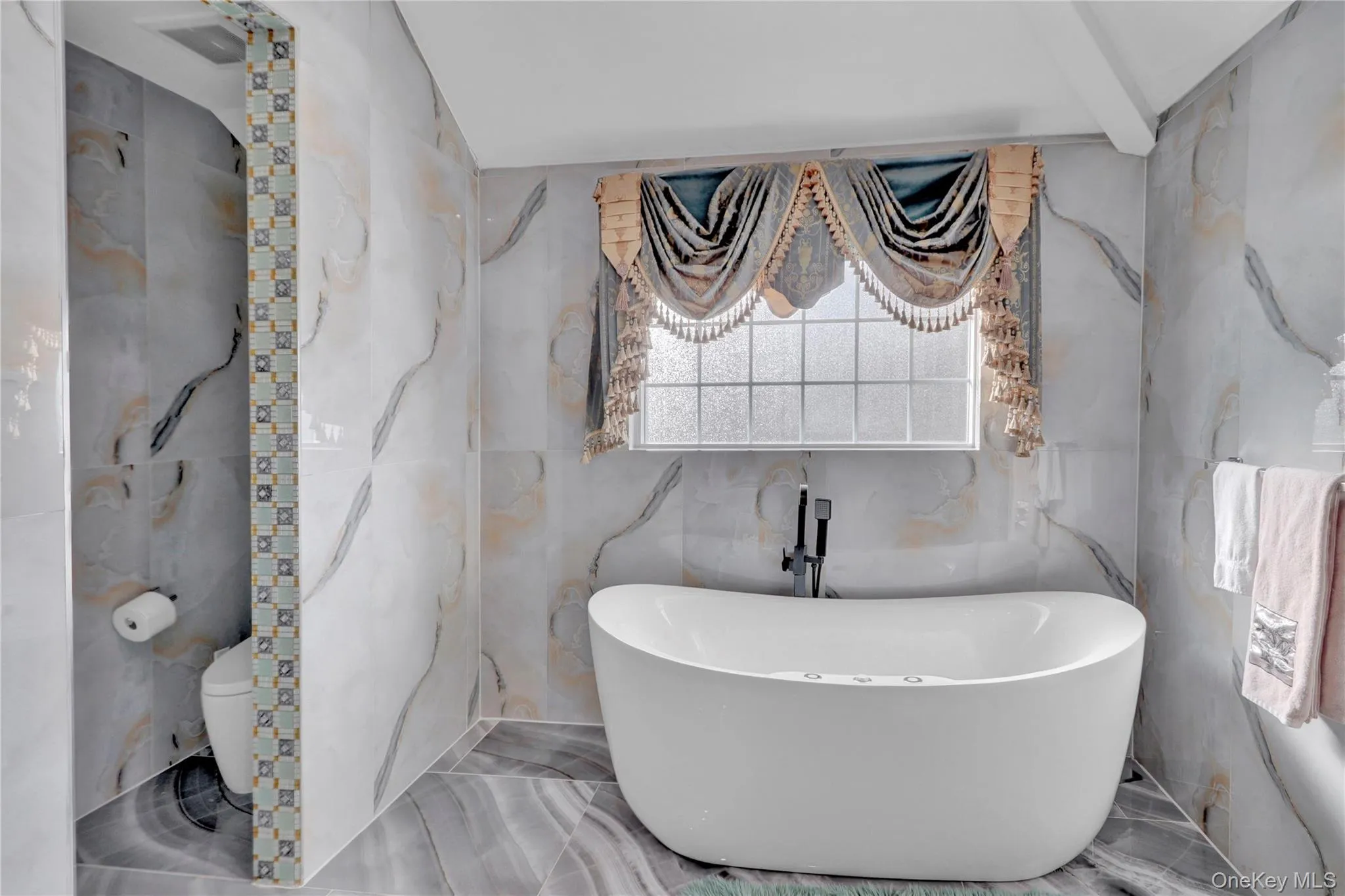 120 Majestic Drive, Huntington, NY, 8 Bedrooms Bedrooms, 21 Rooms Rooms,9 BathroomsBathrooms,Residential Lease,For Rent,Majestic,0,980840 120 Majestic Drive, Huntington, NY, 8 Bedrooms Bedrooms, 21 Rooms Rooms,9 BathroomsBathrooms,Residential Lease,For Rent,Majestic,0,980840