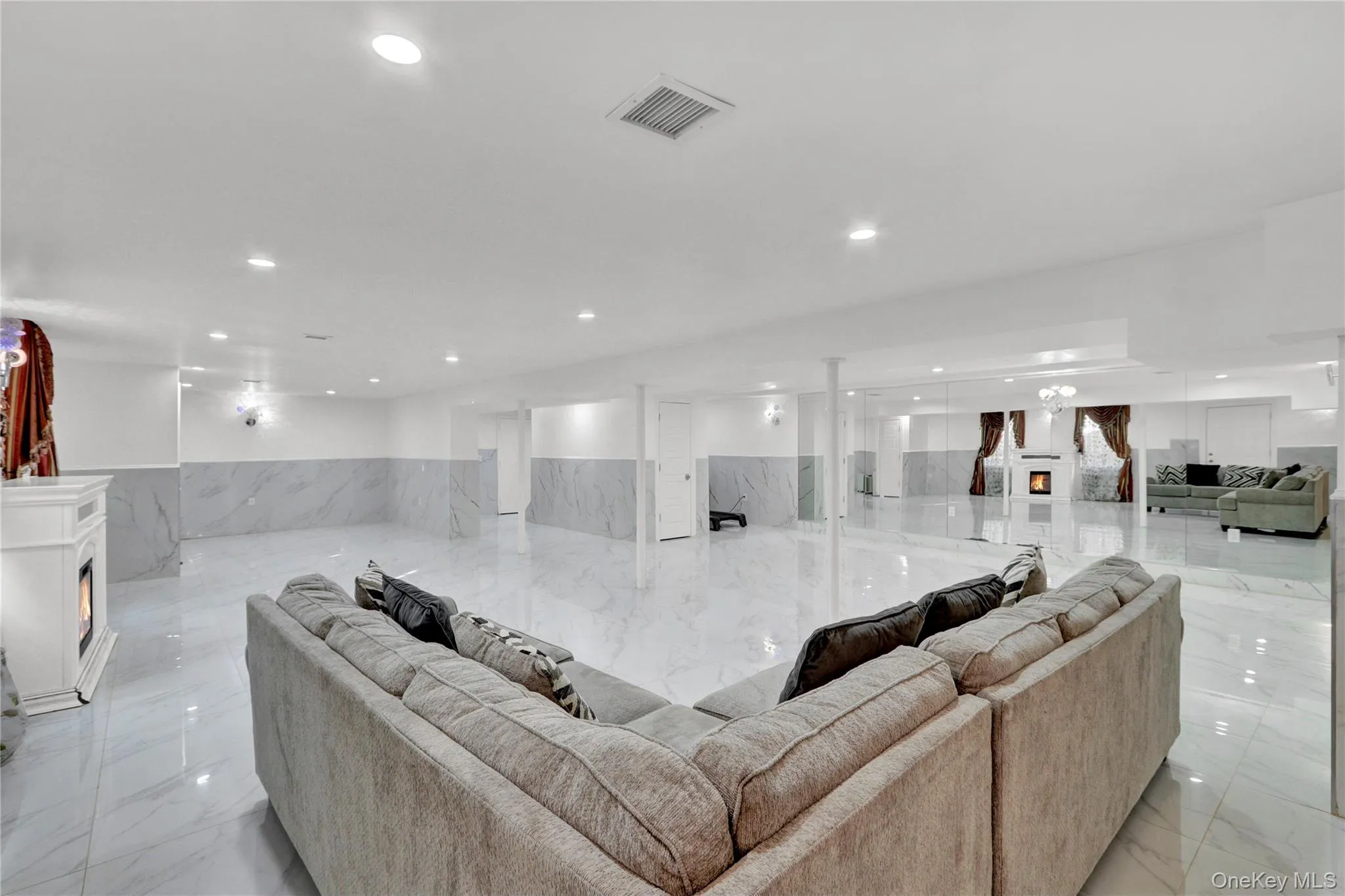 120 Majestic Drive, Huntington, NY, 8 Bedrooms Bedrooms, 21 Rooms Rooms,9 BathroomsBathrooms,Residential Lease,For Rent,Majestic,0,980840 120 Majestic Drive, Huntington, NY, 8 Bedrooms Bedrooms, 21 Rooms Rooms,9 BathroomsBathrooms,Residential Lease,For Rent,Majestic,0,980840