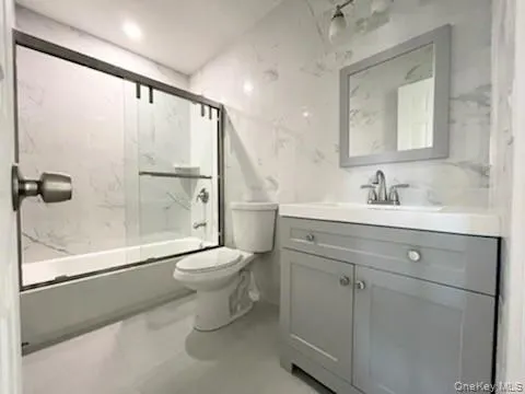 Bathroom with Tub Bathroom with Tub