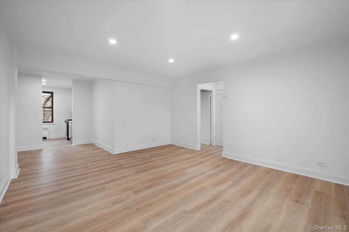 3840 Greystone Avenue, New York, NY, 1 Bedroom Bedrooms, 4 Rooms Rooms,1 BathroomBathrooms,Residential,For Rent,Greystone,0,980872 3840 Greystone Avenue, New York, NY, 1 Bedroom Bedrooms, 4 Rooms Rooms,1 BathroomBathrooms,Residential,For Rent,Greystone,0,980872