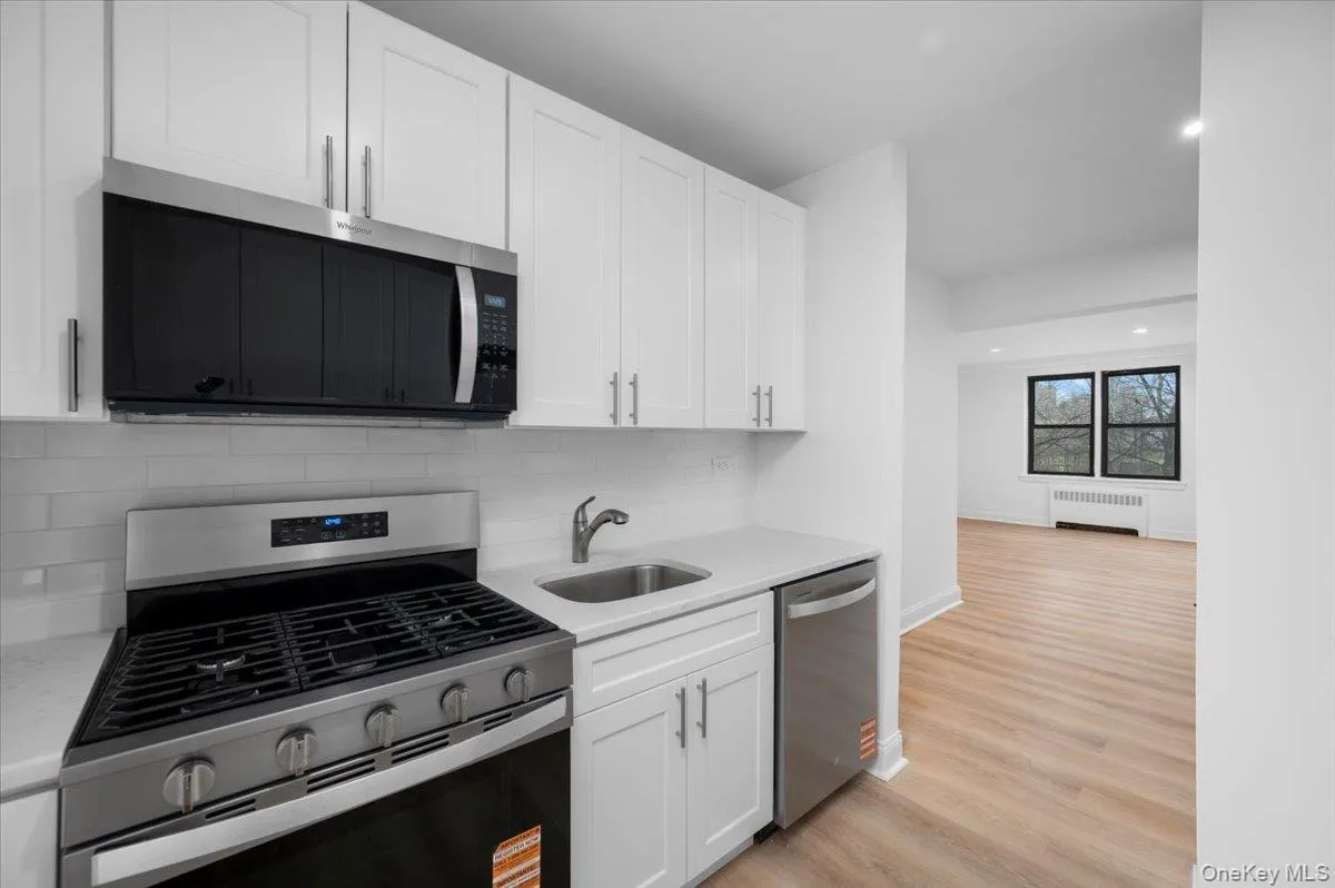 3840 Greystone Avenue, New York, NY, 1 Bedroom Bedrooms, 4 Rooms Rooms,1 BathroomBathrooms,Residential,For Rent,Greystone,0,980872 3840 Greystone Avenue, New York, NY, 1 Bedroom Bedrooms, 4 Rooms Rooms,1 BathroomBathrooms,Residential,For Rent,Greystone,0,980872