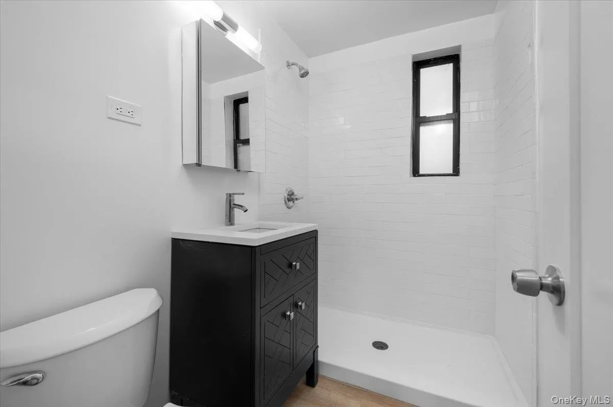 3840 Greystone Avenue, New York, NY, 1 Bedroom Bedrooms, 4 Rooms Rooms,1 BathroomBathrooms,Residential,For Rent,Greystone,0,980872 3840 Greystone Avenue, New York, NY, 1 Bedroom Bedrooms, 4 Rooms Rooms,1 BathroomBathrooms,Residential,For Rent,Greystone,0,980872